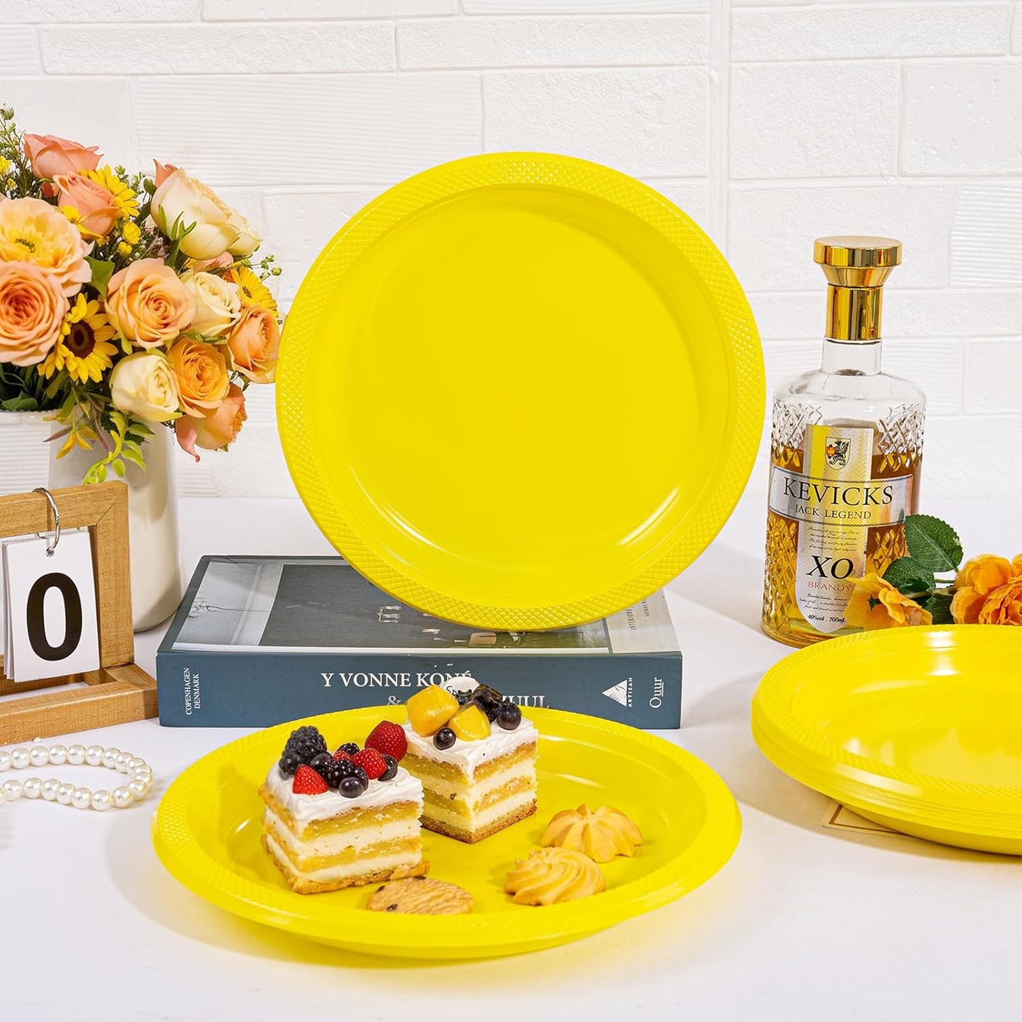 WELLIFE Yellow Plastic Party Plates 10 Inch -150 Count, Disposable Plastic Dinner Plates for Easter Spring Parties Mother's Day Picnic BBQ