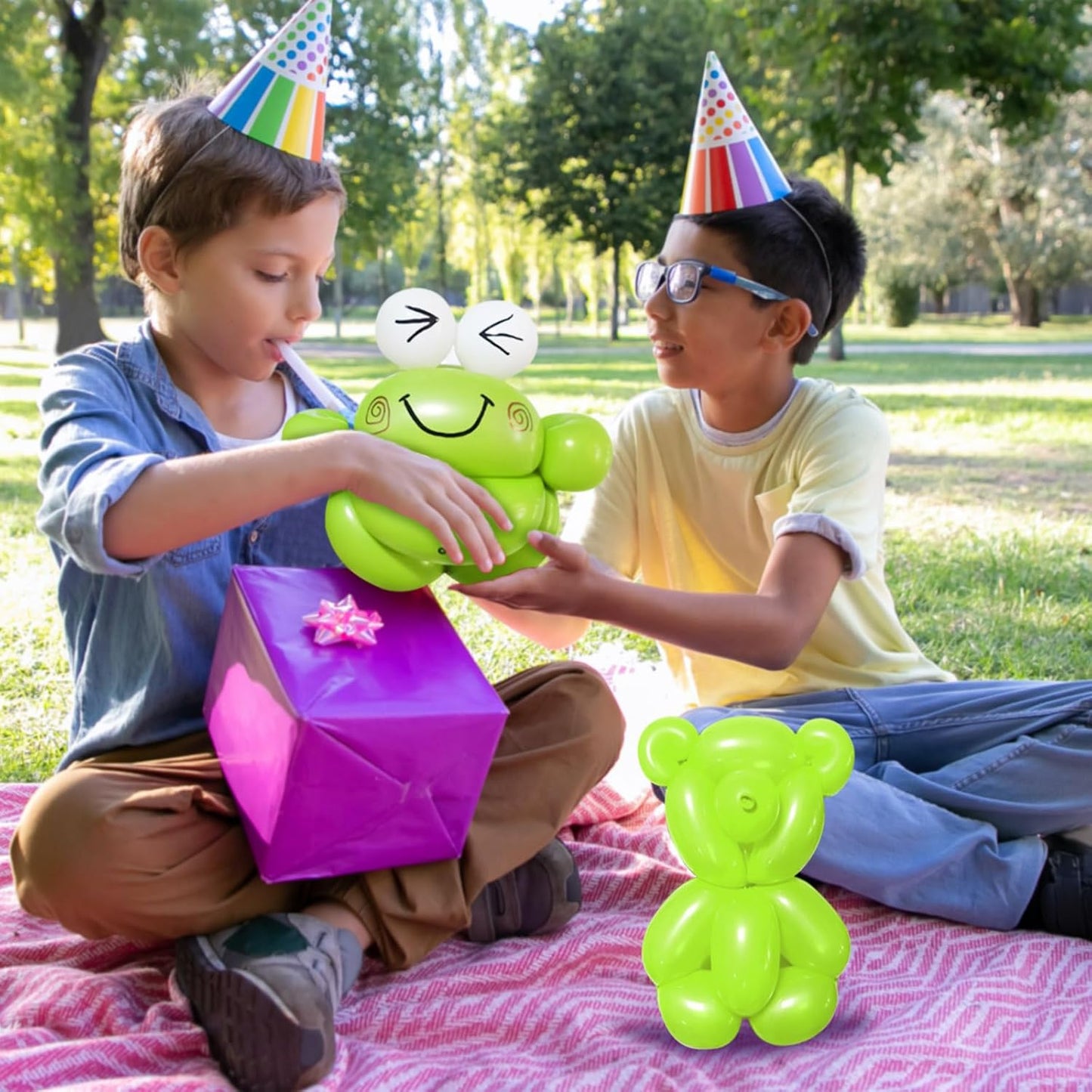 100Pcs Light Green 260 Balloons, Long Balloon for Tying Balloon Arch, Long Skinny Balloons for Twisting Ballons Animal balloons Birthday Party Wedding Festival Decorations