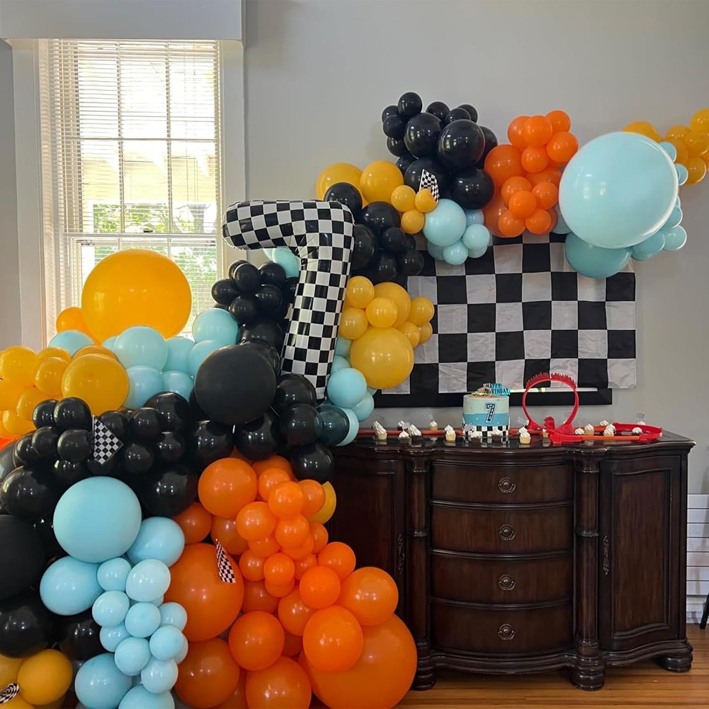 Pale Aqua Balloons, 150 pcs Different Sizes Pack of 18 Inch 12 Inch 10 Inch 5 Inch Boho Pale Blue Balloons for Balloon Garland Balloon Arch as Birthday Party Wedding Decorations