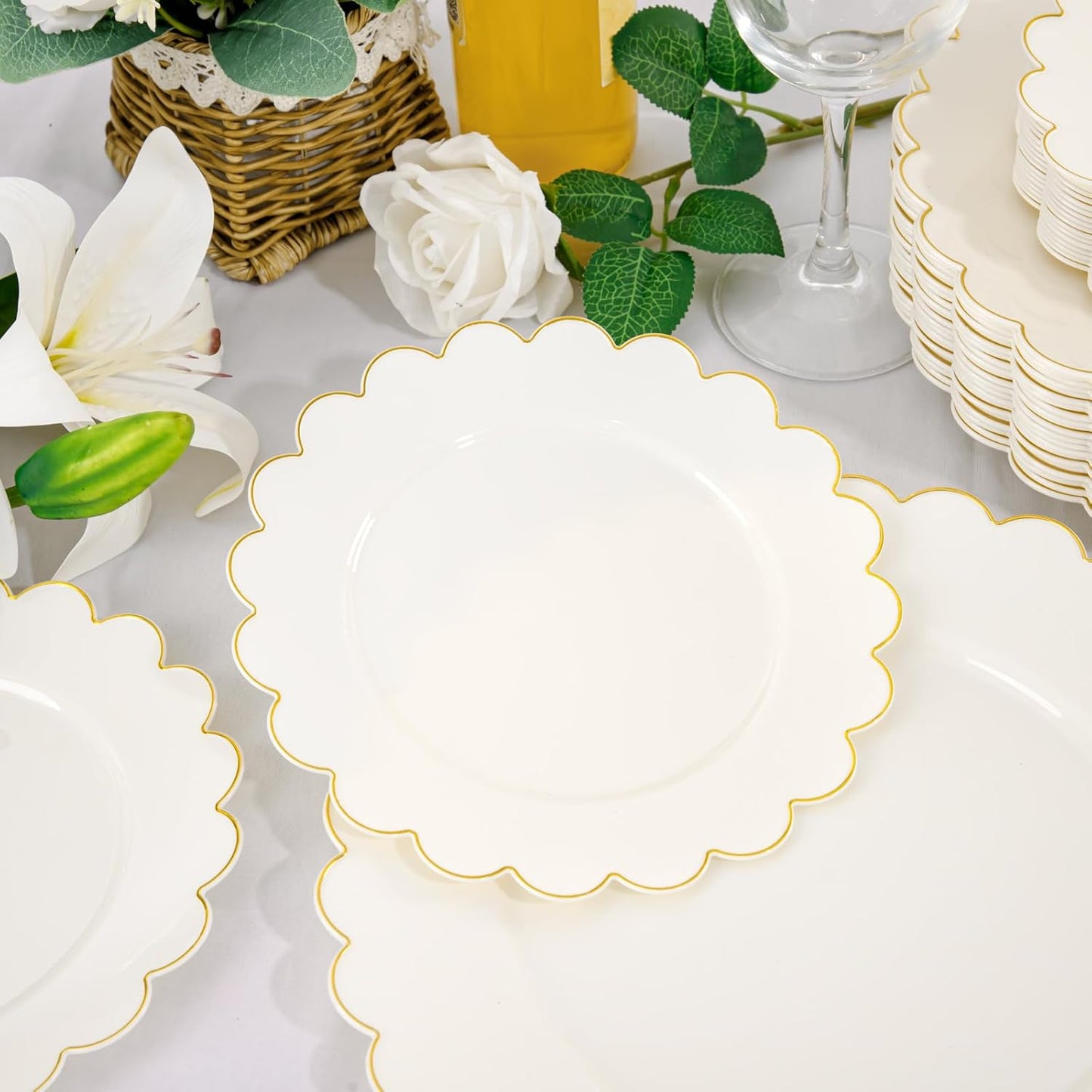LIYH 120 Pcs Ivory Plastic Plates Disposable Heavy Duty Thanksgiving Plates - Gold Rim Fancy Scalloped Plastic Party Plate Wedding Plate for Birthday Party Thanksgiving Day