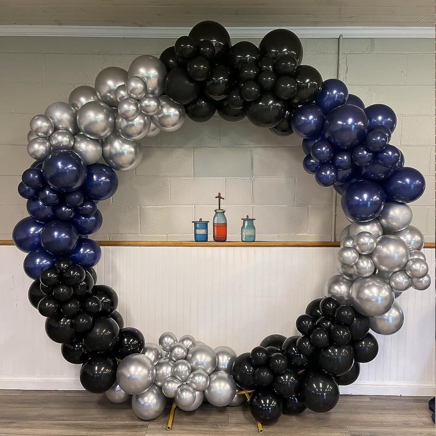 Metallic Silver Balloons, 150 pcs Different Sizes Pack of 18 Inch 12 Inch 10 Inch 5 Inch Chrome Silver Balloon Arch Kit Garland for Graduation New Year Wedding Birthday Party Decorations