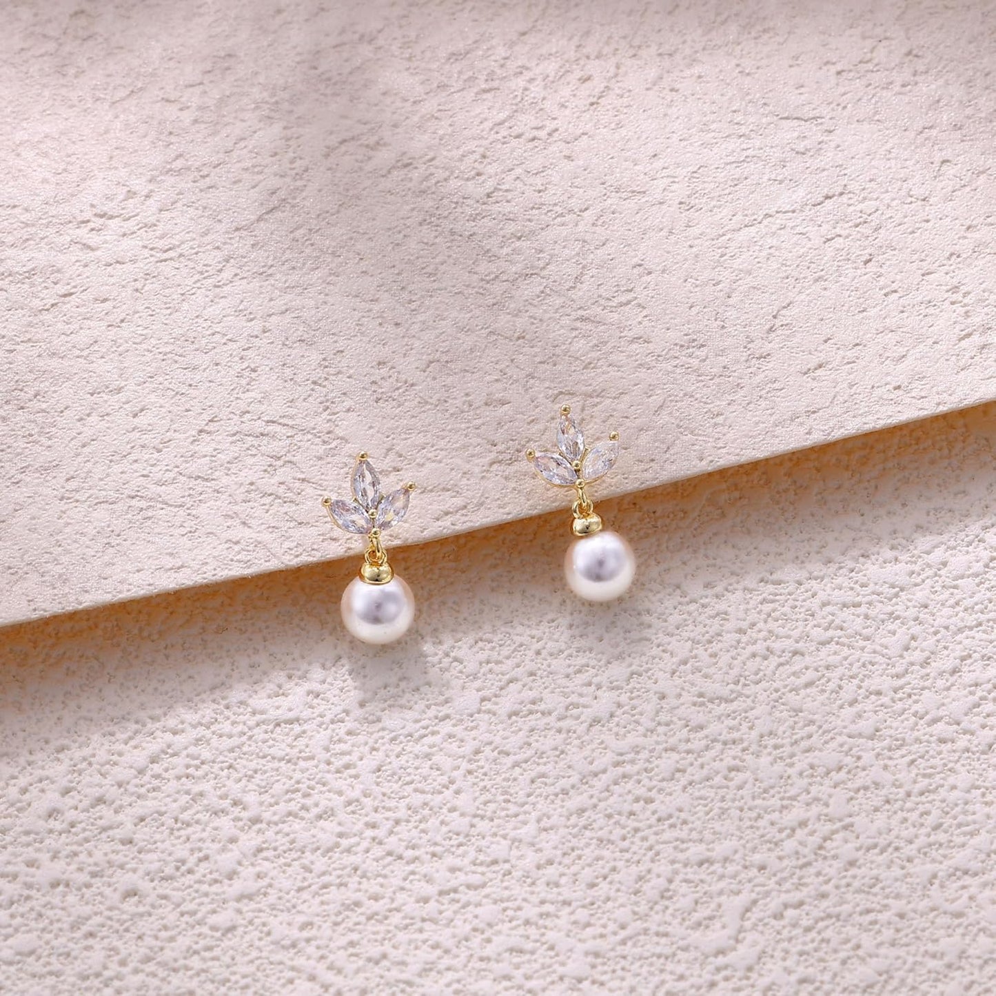 SELSHE Dangle Earrings for Women, 14k Gold Plated Pearl Drop Earring Dainty Gold Earrings for Women Trendy Cute Prom Bridal Earring Long Wedding Pearl Earring Formal Jewelry