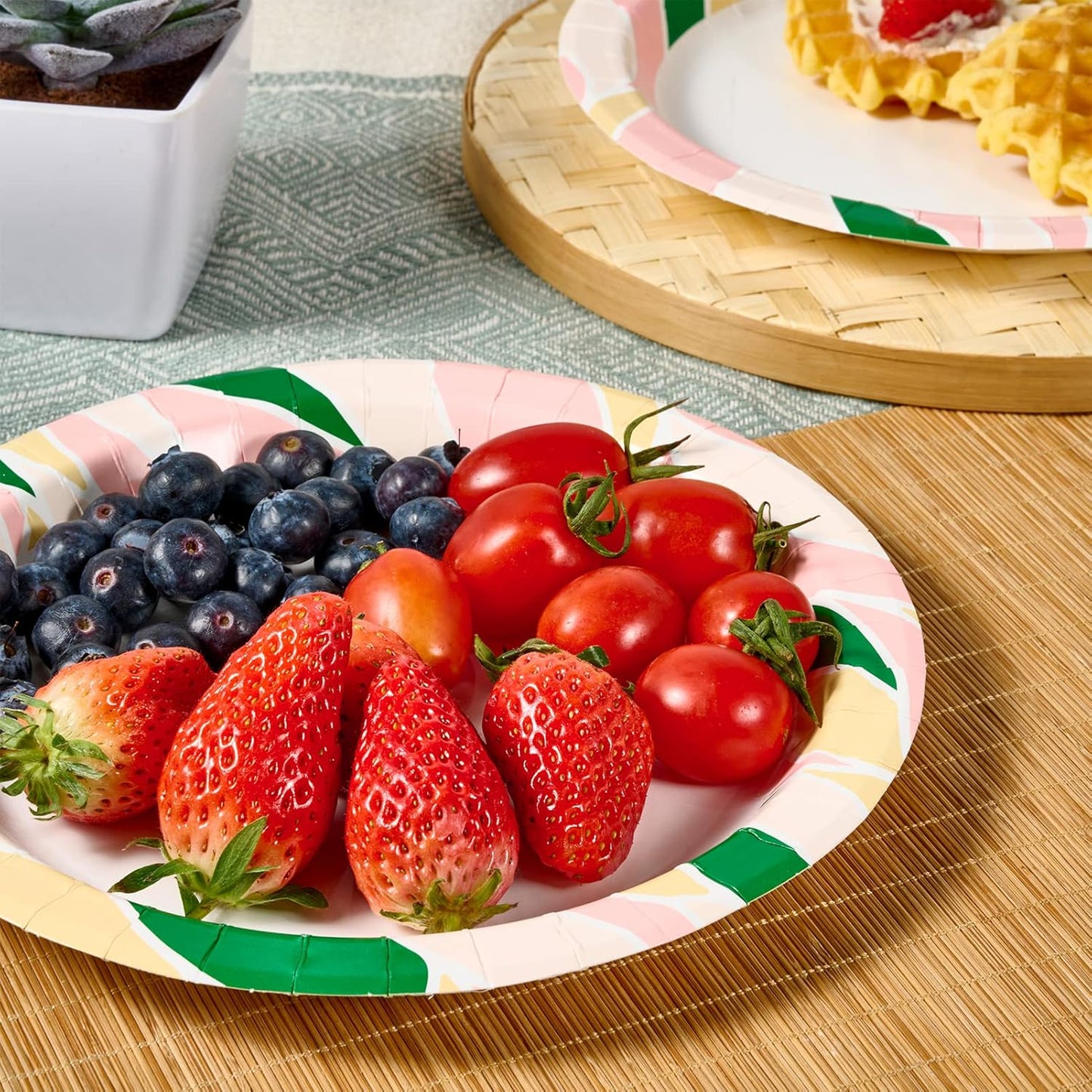 FOCUSLINE 8.375 Inch Paper Plates 360 Pack, Disposable Paper Plate Bulk 360 Count, Soak-Proof & Cut-Proof Bulk Plate for Parties, Picnic and Family Gatherings.