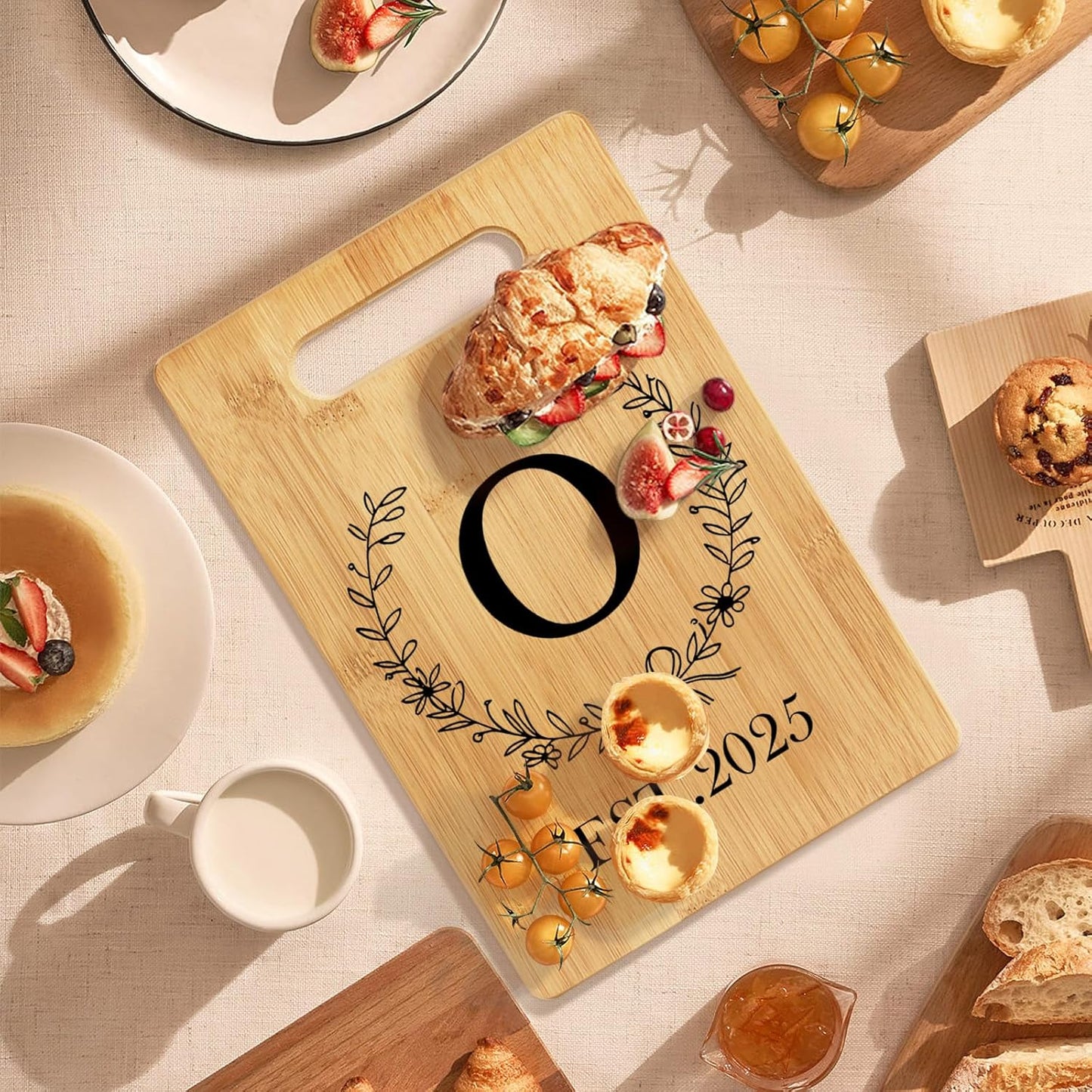 Personalized Cutting Board, Monogrammed Wedding Gift for Couple Newlywed 2025, Initial Birthday Gifts for Women, Gift for Bridal Shower Wedding Shower Engagement Anniversary Housewarming(Letter-O)