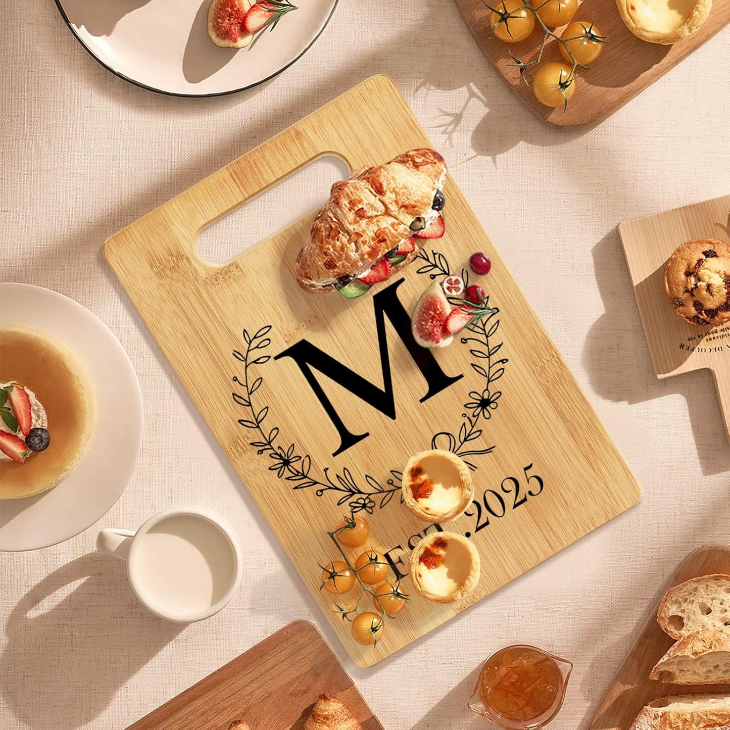 Personalized Cutting Board, Monogrammed Wedding Gift for Couple Newlywed 2025, Initial Birthday Gifts for Women, Gift for Bridal Shower Wedding Shower Engagement Anniversary Housewarming(Letter-M)