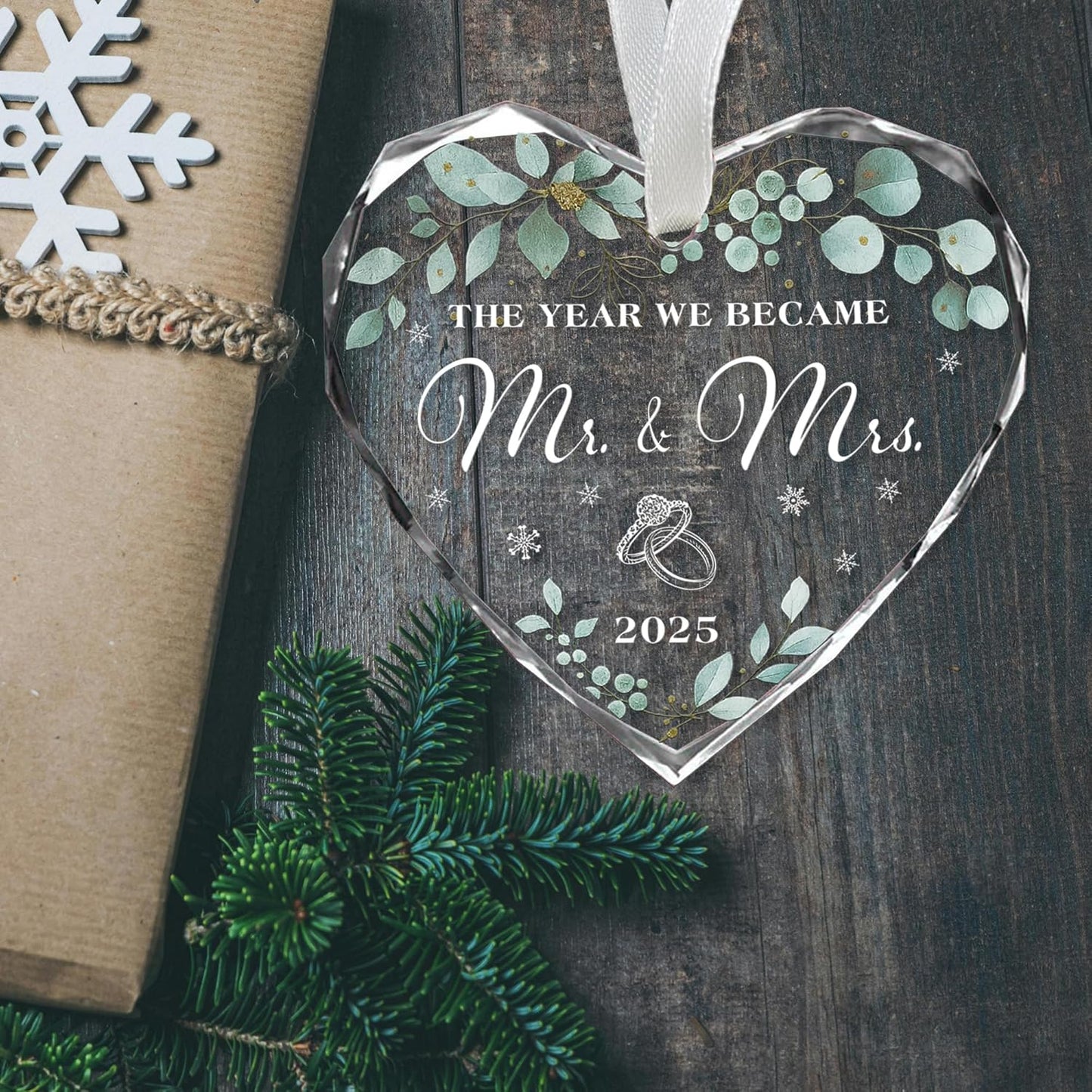 First Christmas Married Ornament 2025 - Mr and Mrs Gift - Wedding Gifts for Couples 2025 - Wedding Ideas for Newlyweds, Bride and Groom - Glass Ornament