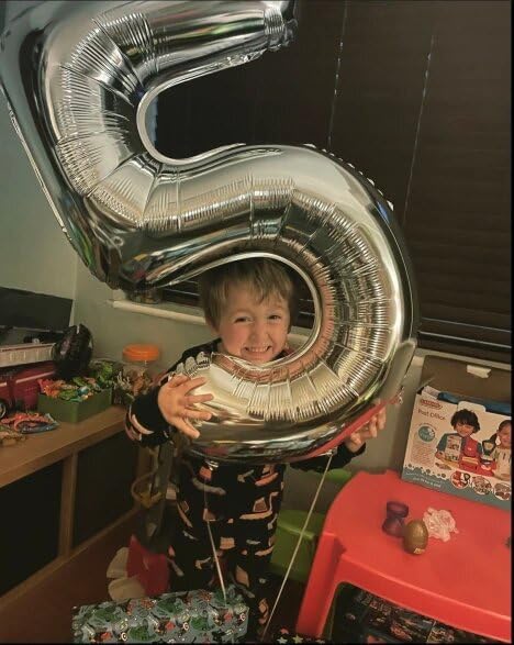 Silver Number 5 Balloon 40 Inch, 5th Birthday Party Decorations for Children, Giant 5 Foil Balloon for Party Supplies