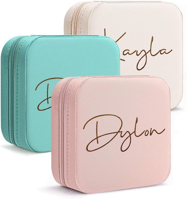 DayOfShe Personalized Name Jewelry Box College Dorm Essentials for Girls Graduation Gifts 2025, Leather Small Travel Jewelry Case for Wedding Gifts Bridesmaid Proposal Gifts