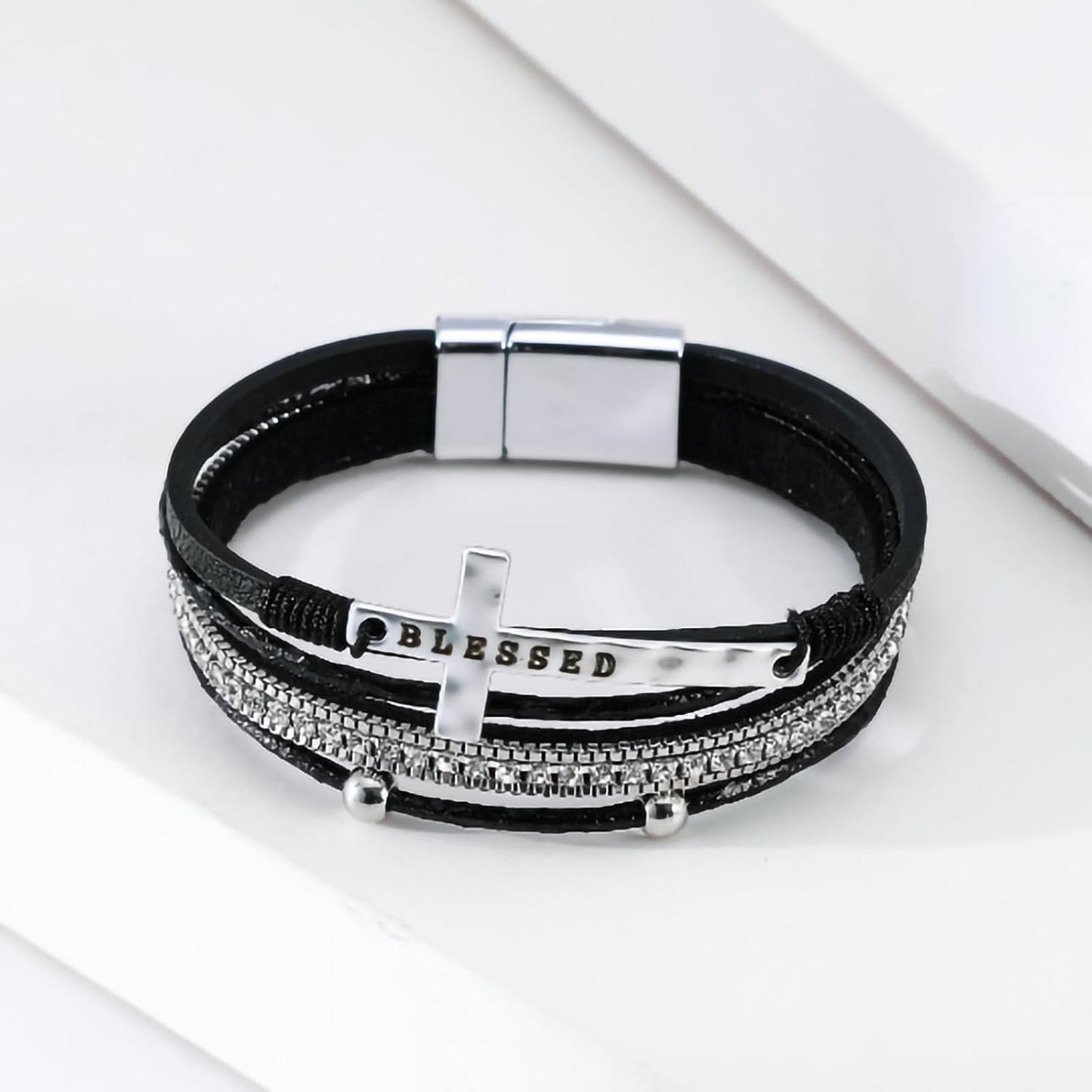 Fesciory Leopard Bracelet for Women, Boho Leather Wrap Multi-Layer Pearl Crystal Bracelet Bangle Jewelry