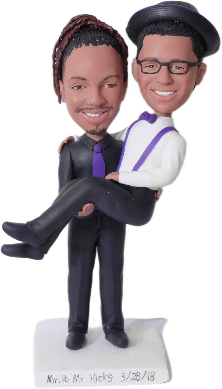Custom Bobblehead Figurine For Groom and Bride Fully Customizable wedding cake topper， Wedding Couple Custom dolls, personalized custom bobbleheads sculpture holiday gifts ，Wedding anniversary doll