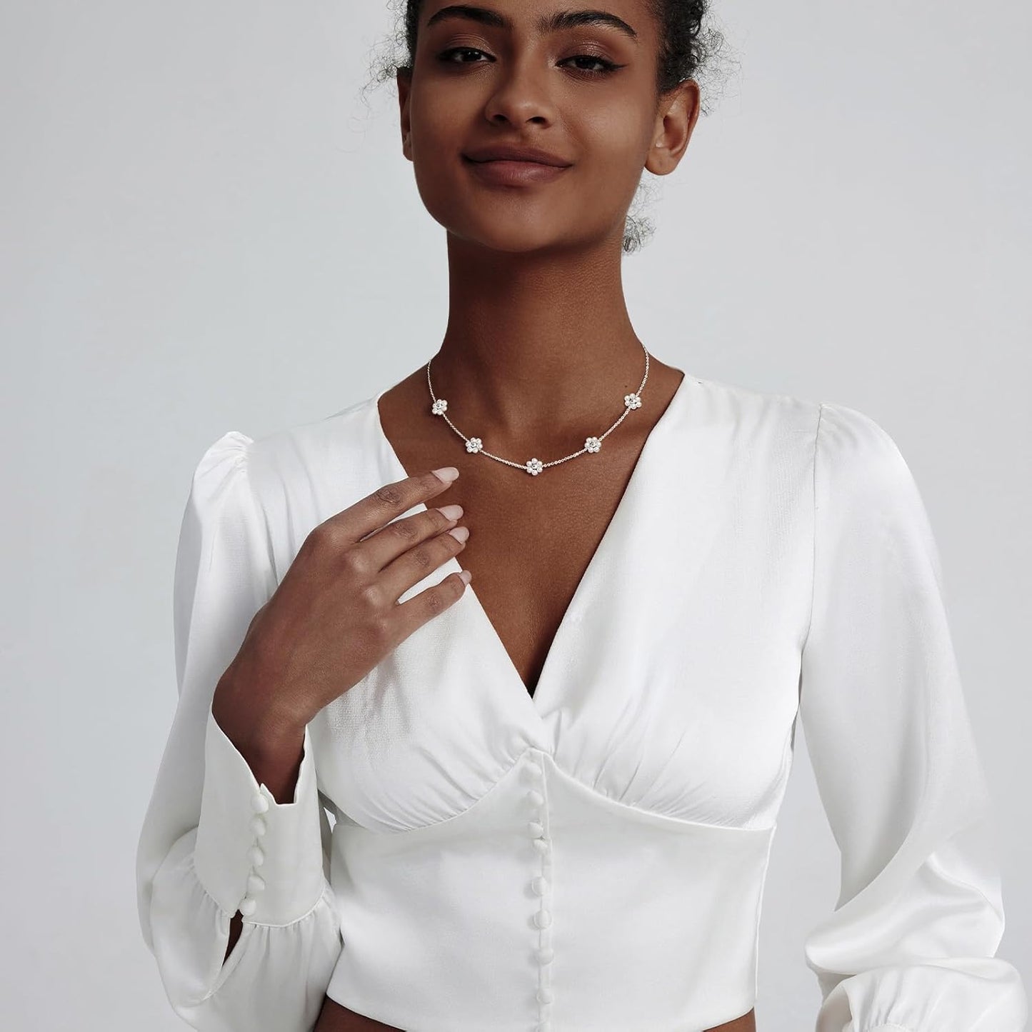 OGD Gold Pearl Necklaces Set for Women 14K Gold Plated Dainty Layered Pearl Cute Daisy Pearl Choker Gold Necklace Gifts for Women Gold Trendy Jewelry Gifts