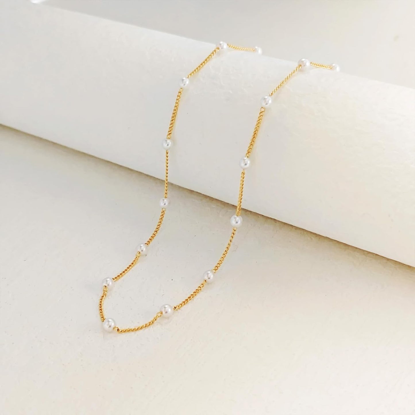 OGD Gold Pearl Necklaces Set for Women 14K Gold Plated Dainty Layered Pearl Cute Daisy Pearl Choker Gold Necklace Gifts for Women Gold Trendy Jewelry Gifts