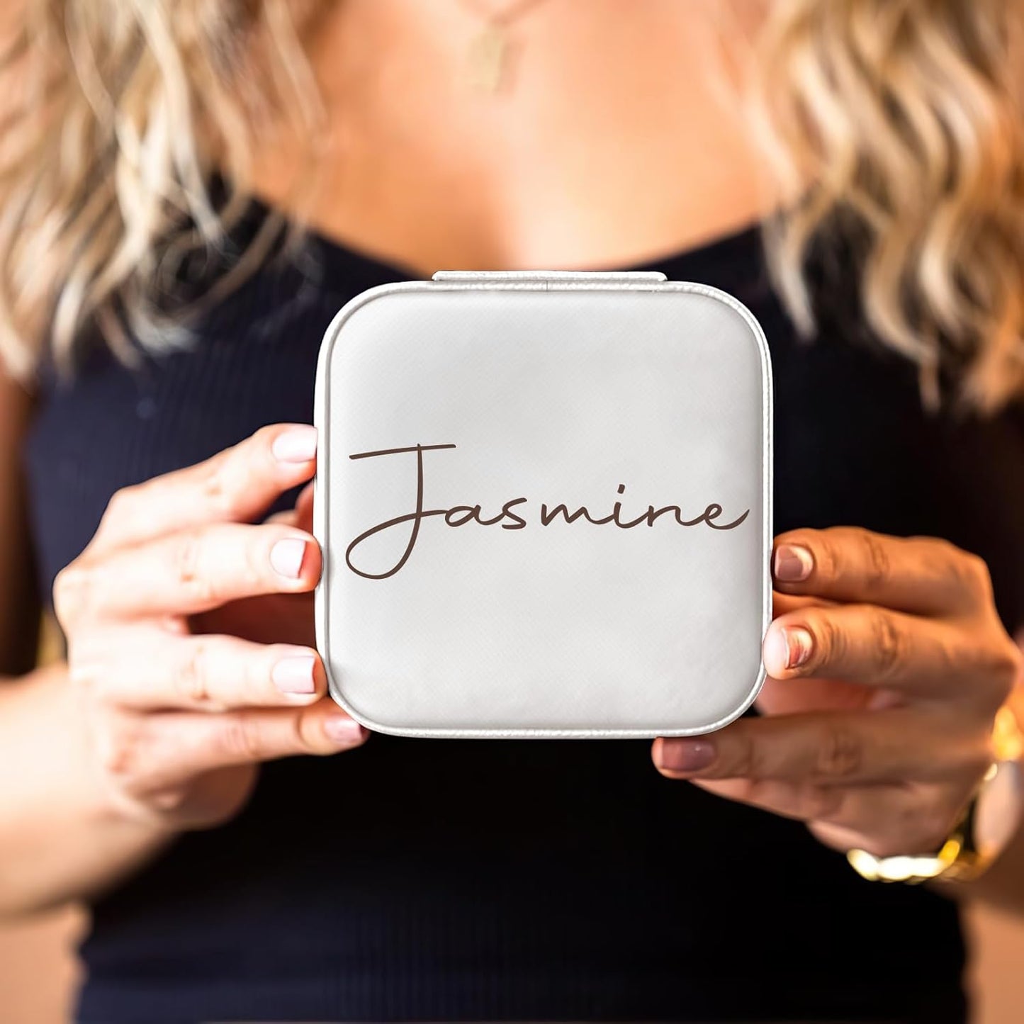 DayOfShe Personalized Name Jewelry Box College Dorm Essentials for Girls Graduation Gifts 2025, Leather Small Travel Jewelry Case for Wedding Gifts Bridesmaid Proposal Gifts