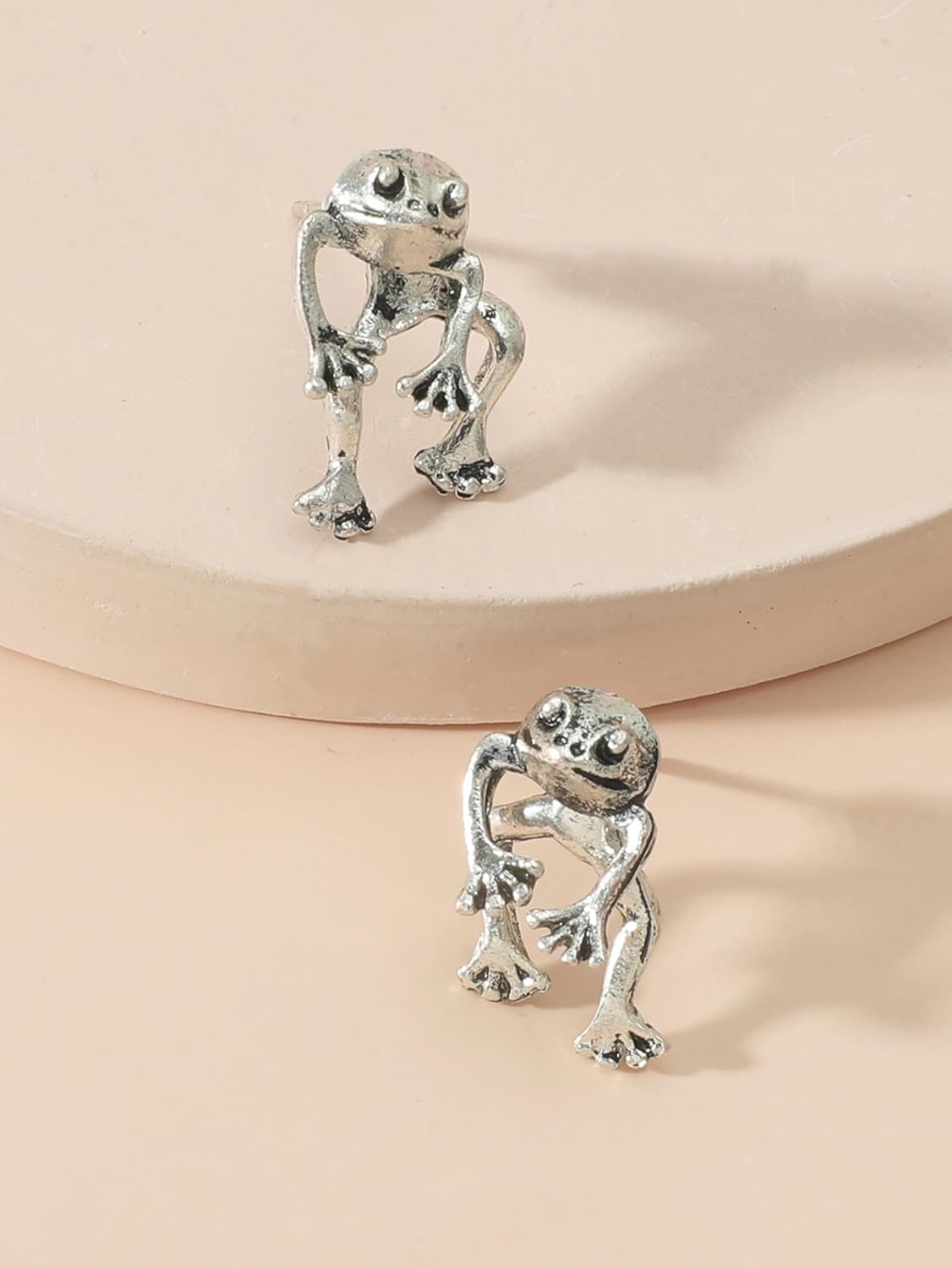 Ulobey Cute Animal Ear Studs Frog Earring - Fashion 3D Vintage Sliver Frog for Girls Women - Simple Cartoon Ear Studs Decors - Creatives Gifts Accessories - Frog