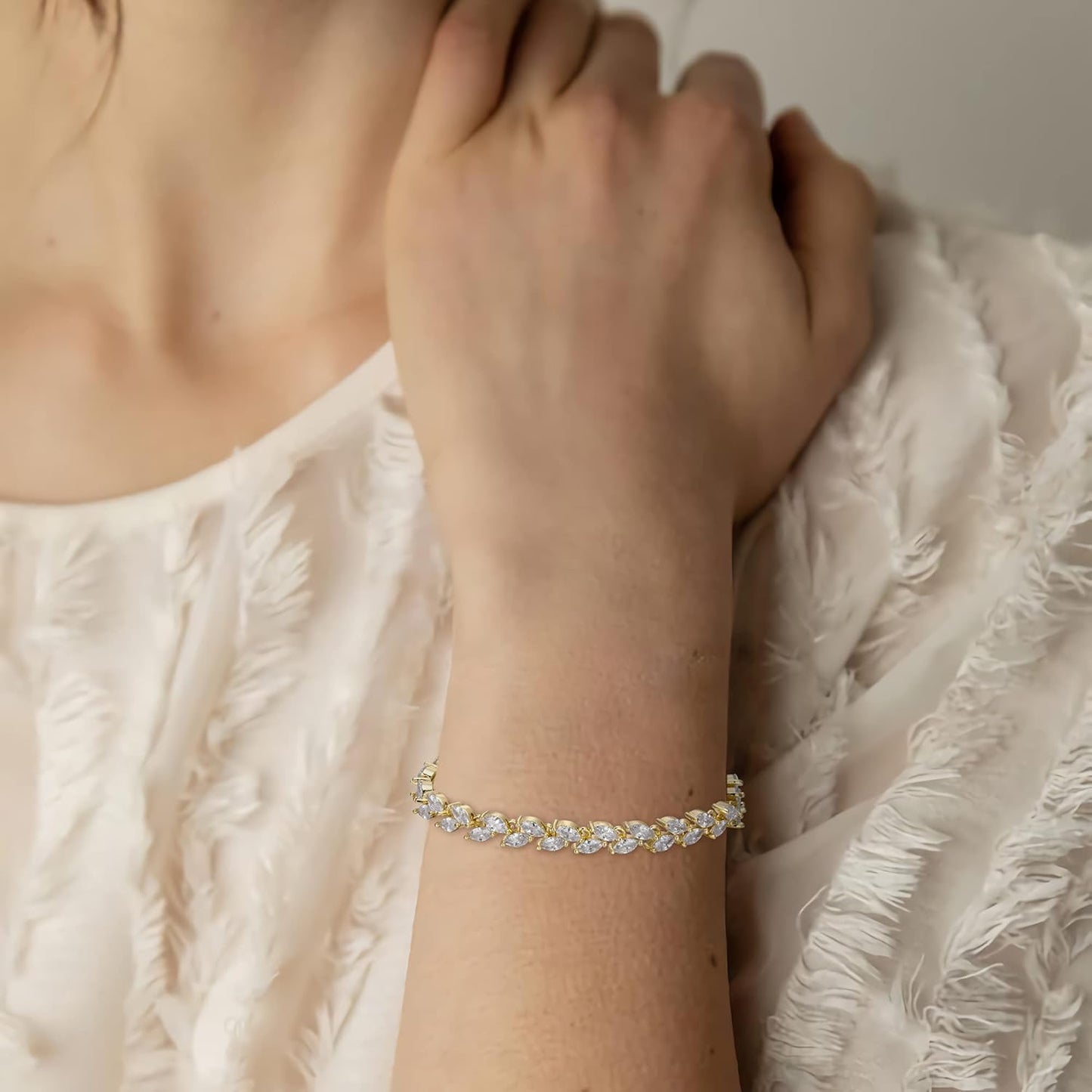 Crysdue Wedding Jewelry Set for Women, Floral Leaf Vine Teardrop Necklace Dangle Earrings Bracelet and Hair Comb, Cubic Zirconia Elegant Party Prom Jewellery for Bridal Bridesmaid