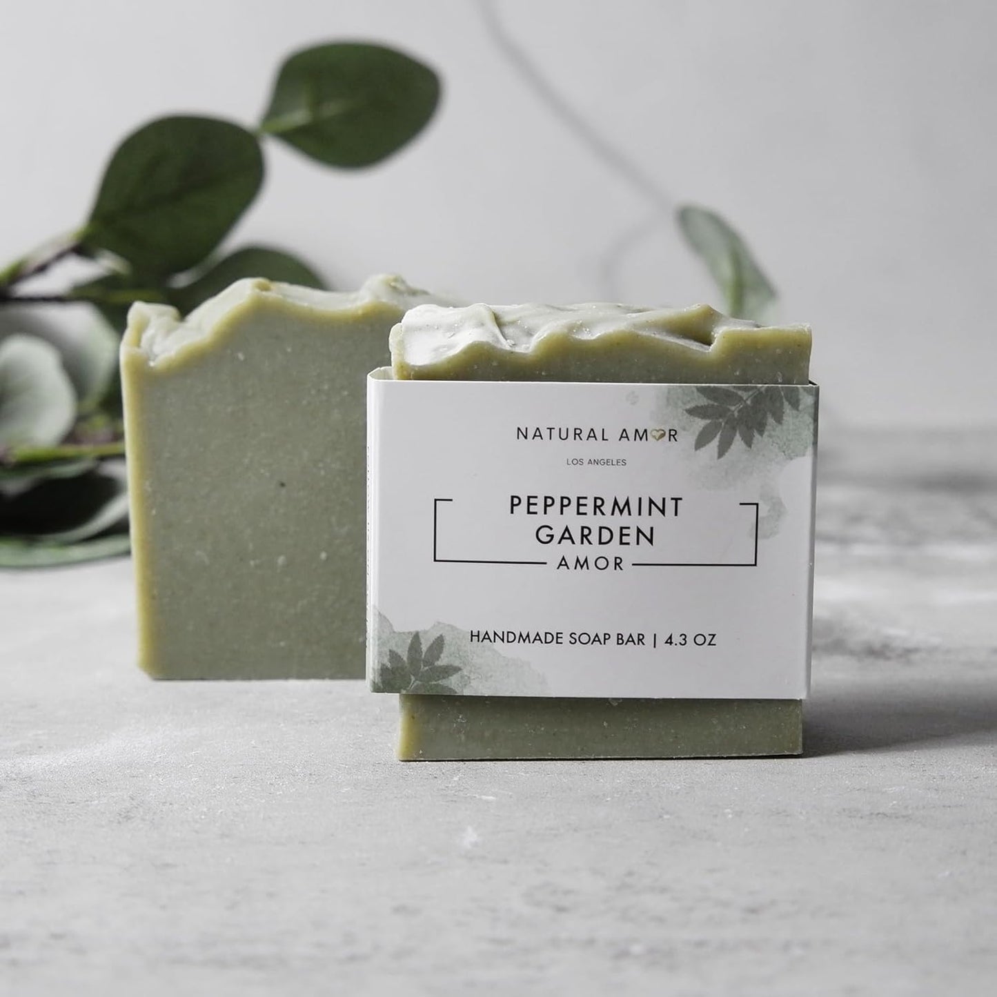 Natural Amor Handmade Soap Bar Gift Set 2pk with Soap Dish and Soap Saver, Scented with Essential Oils, Made with Natural Ingredients for All Skin Types