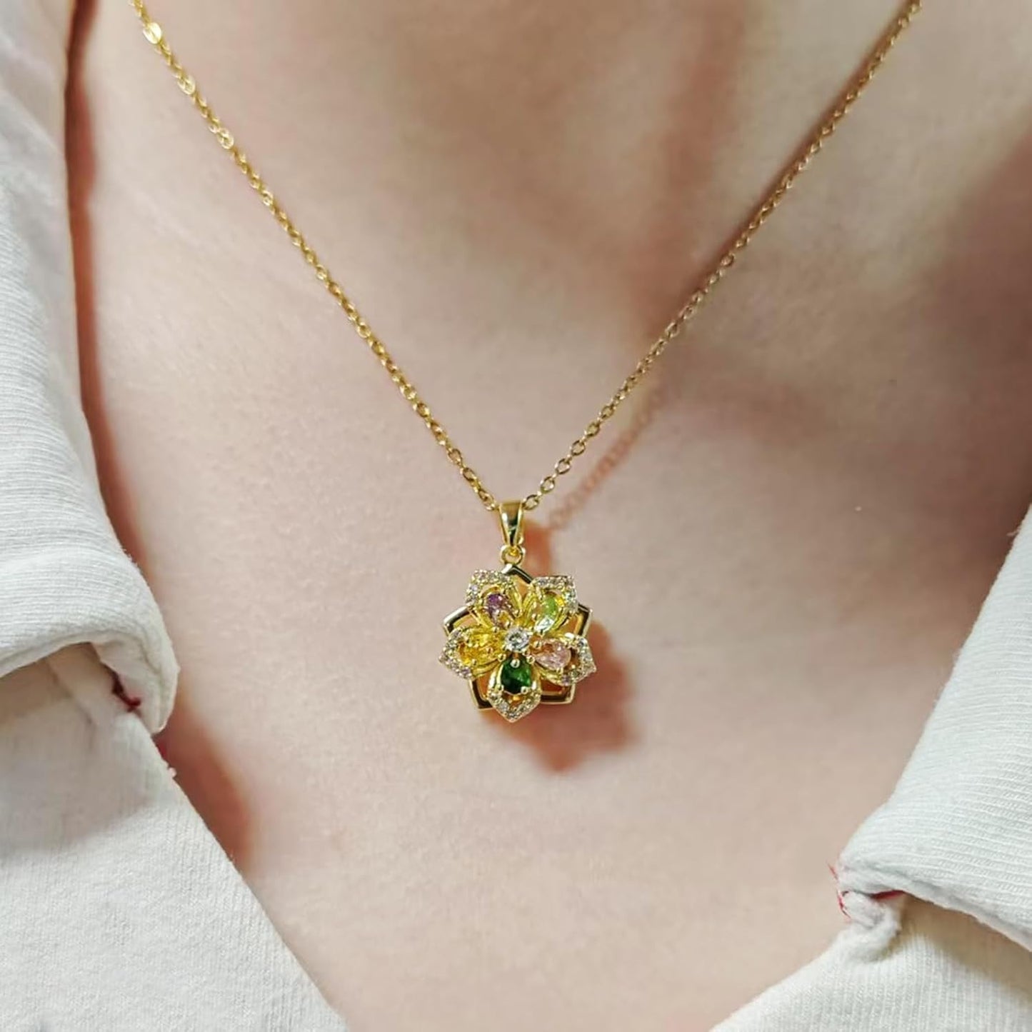 Necklace for Women Gold Flower Fidget Necklace Rotatable Crystal Silver Blossom Pendant Necklaces Adjustable Spinning Fidget Necklaces Redbud Flower Choker Funny Gift Jewelry