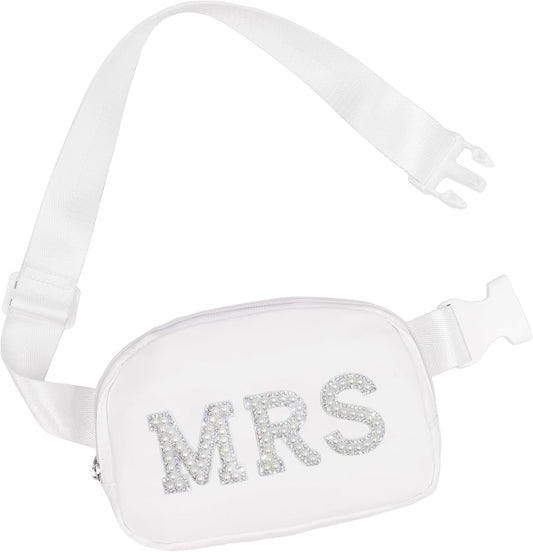 Lamyba Bachelorette Gifts for Bride Fanny Pack, Bride to be Gifts, Bridal Shower Gifts for Wedding Day Bachelorette Party Engagement Honeymoon, Pearl Mrs Waist Bag White