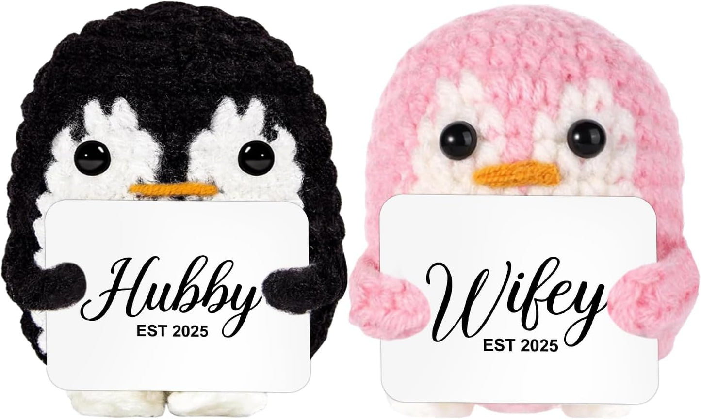 QUPT Wedding Gifts for Couples, Hubby & Wifey EST 2025 Wedding Penguin Doll Set, Bridal Shower Gifts for Bride and Groom, Newly Married Anniversary for Him Her, Penguin Doll Mr and Mrs Present