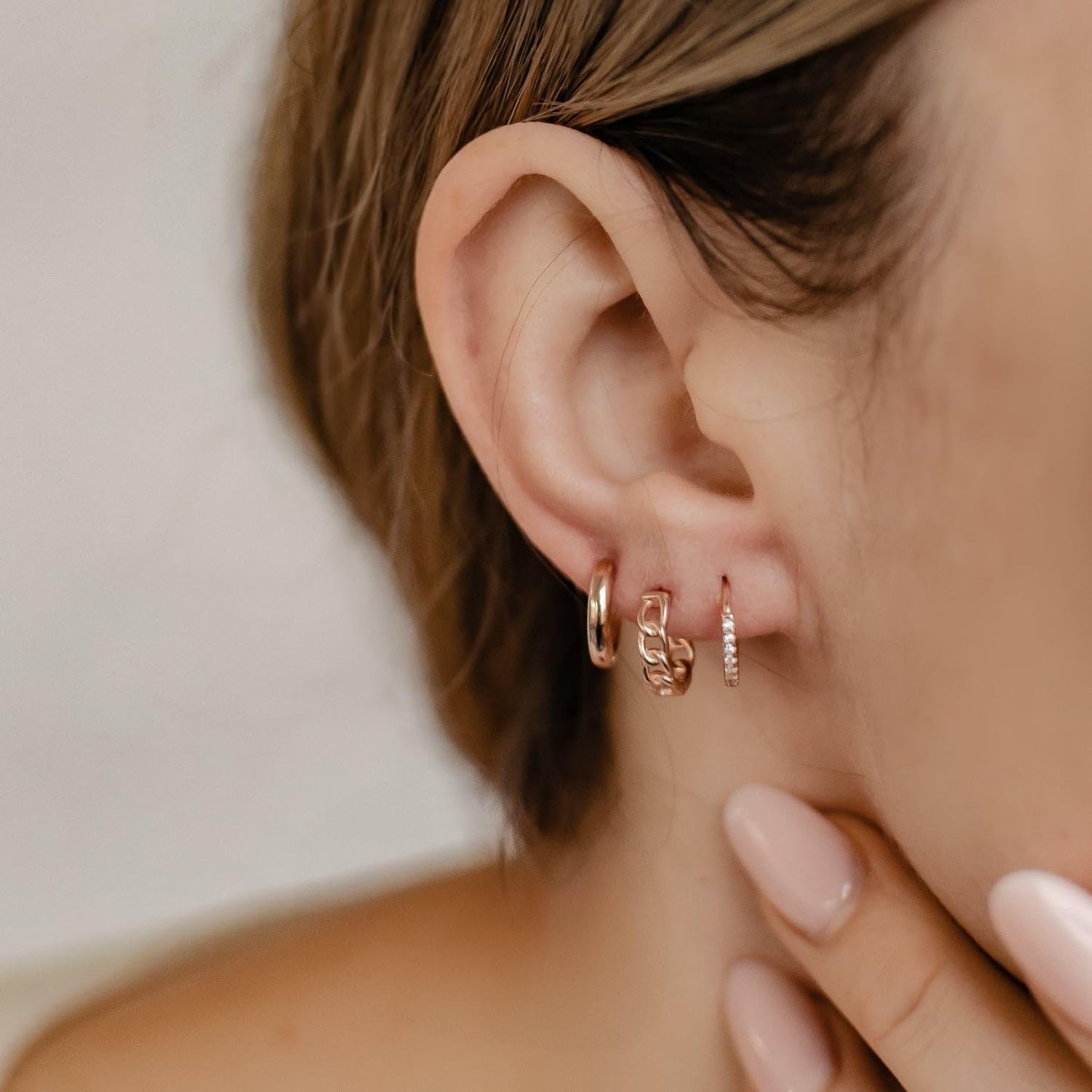 Gold Earrings for Women, 14k Gold Plated Dangle Huggie Earrings for Women Trendy Dainty Gold Hoop Earring Stacks Hypoallergenic Pearl Chain Drop Cartilage Earring Fashion Womens Jewelry