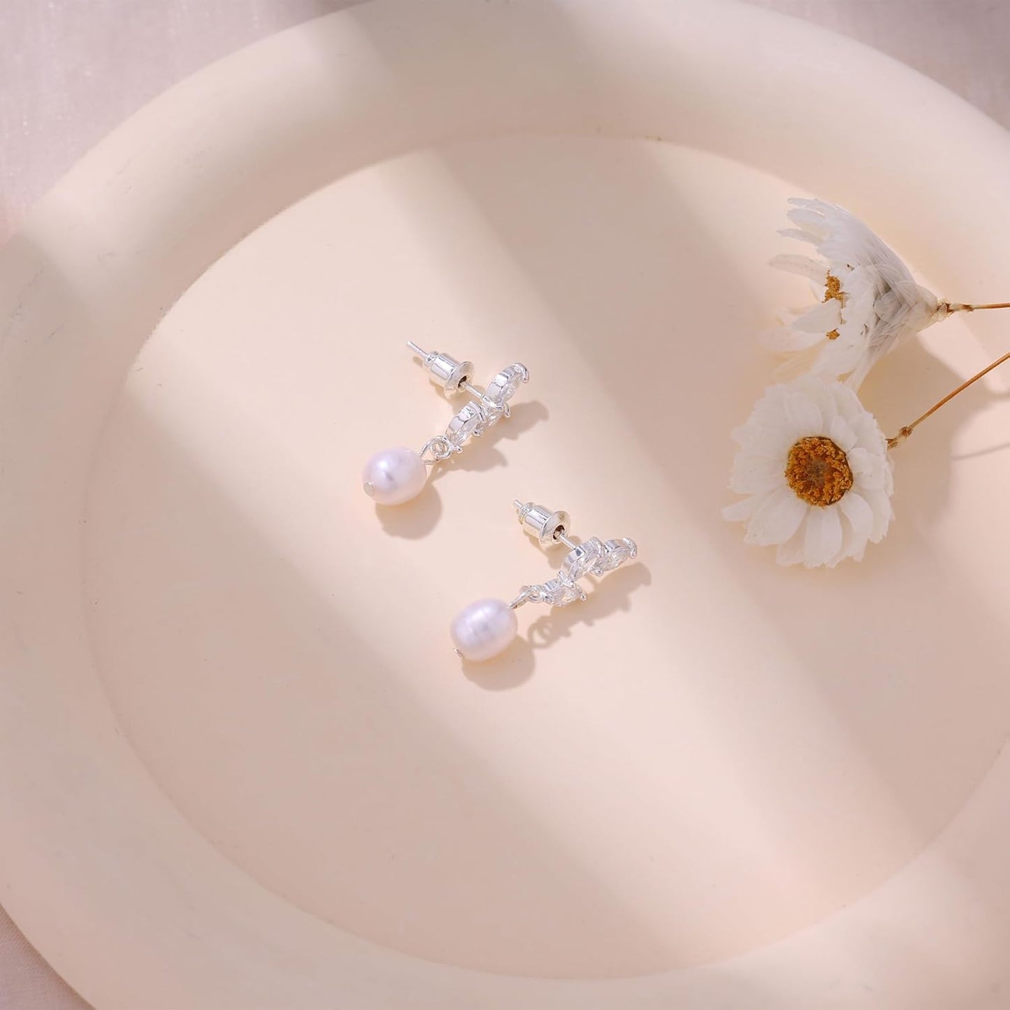 SELSHE Dangle Earrings for Women, 14k Gold Plated Pearl Drop Earring Dainty Gold Earrings for Women Trendy Cute Prom Bridal Earring Long Wedding Pearl Earring Formal Jewelry