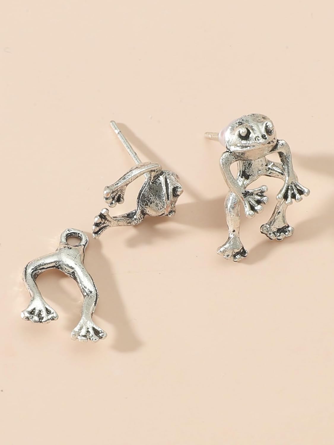 Ulobey Cute Animal Ear Studs Frog Earring - Fashion 3D Vintage Sliver Frog for Girls Women - Simple Cartoon Ear Studs Decors - Creatives Gifts Accessories - Frog