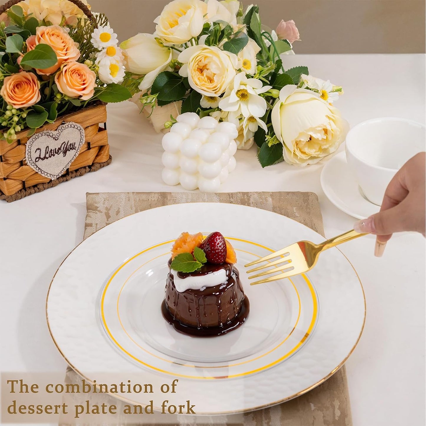 I00000 72 Pcs Clear Plastic Dessert Plates 7.5" & 72 Pcs Gold Disposable Forks 7.4", Clear Small Plates, Fancy Salad Plate,Gold Cake Plate for Thanksgiving,Christmas。Party, Occasions, Wedding