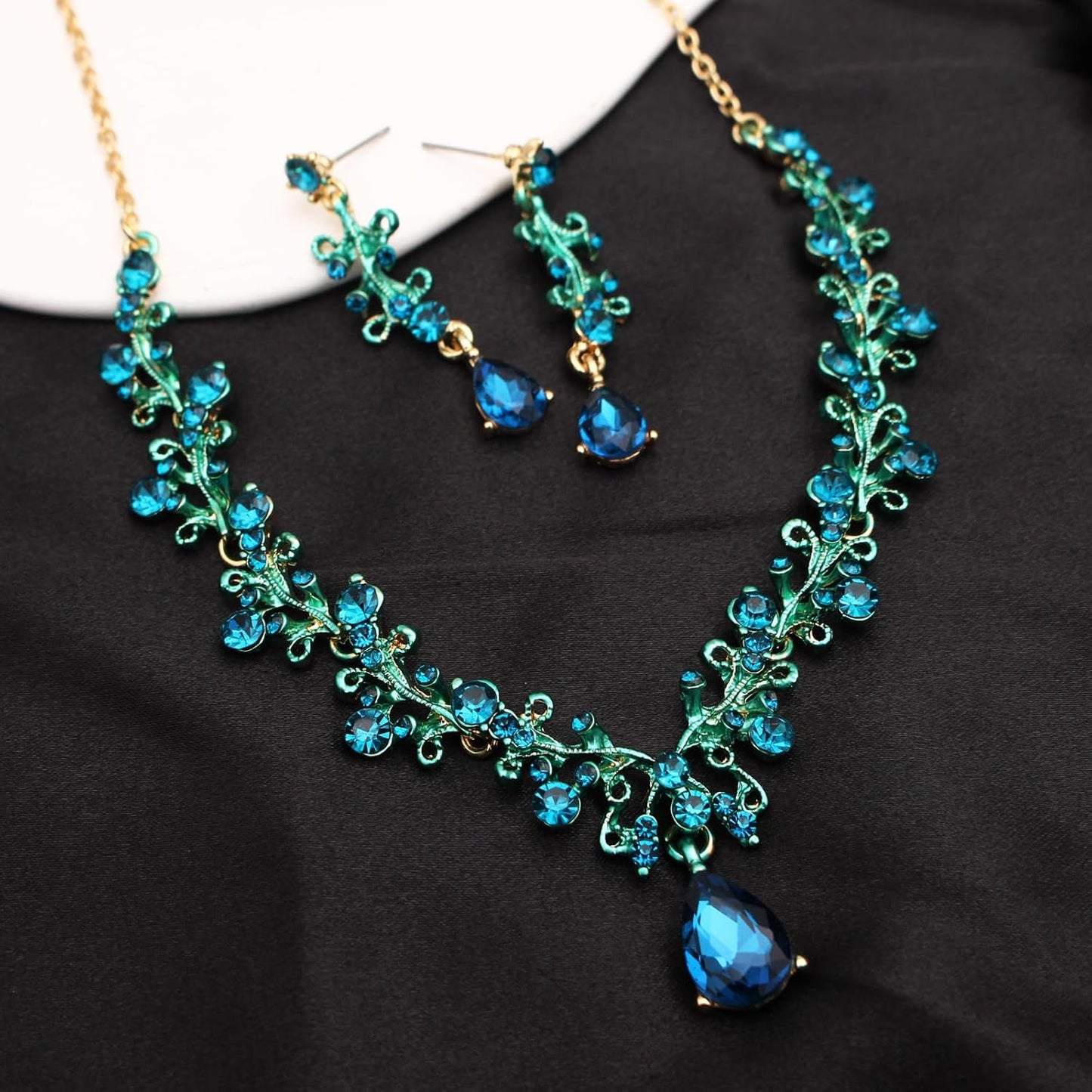 3Pcs Austrian Crystal Jewelry Set for Women, Necklace Dangle Earrings Link Bracelet Jewelry Set with Gold/Platinum/Gun Plated, Wedding Party Jewelry for Bridal Bridesmaid