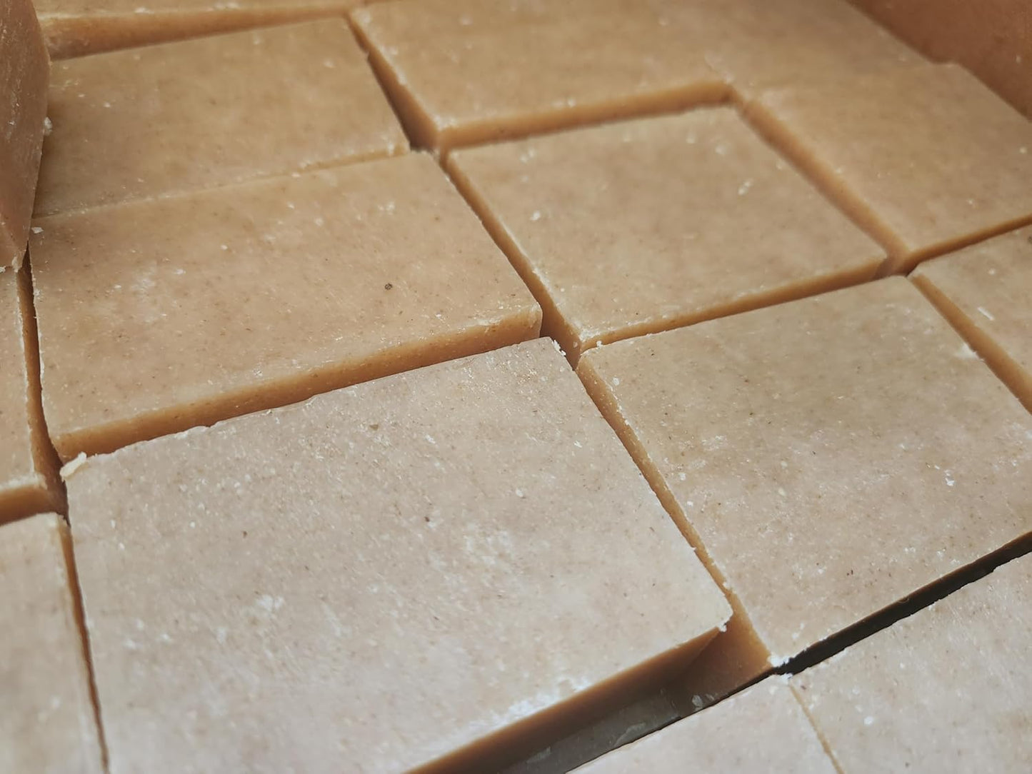 fat & ash Beef Tallow Soap Bar (1 Pack) - VERY SIMPLE INGREDIENTS - Organic and Moisturizing - Handmade in USA - Family Recipe - Long-Lasting, All-Natural, For Dry Skin