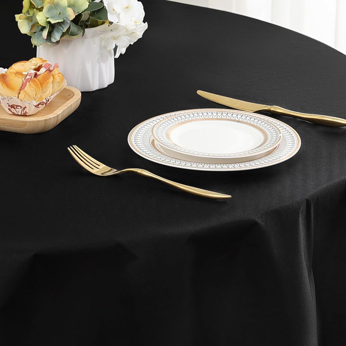 homing Round Vinyl Tablecloth, Waterproof Spillproof Plastic Flannel Backed Table Cloth, Wipe Clean Table Cover for Dining, Buffet Parties and Camping (Black, 60")