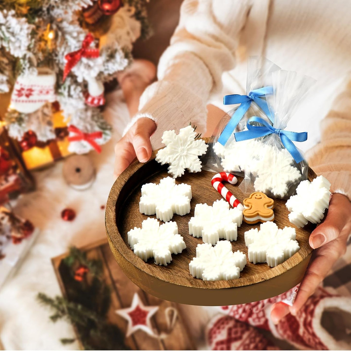 Demissle 20 Pcs Christmas Soap Bar Gift Set Snowflakes Handmade Soap Bulk with Scented Christmas Favors for Guests Holiday Stocking Stuffers for Xmas Bathroom Wedding Birthdays(White)