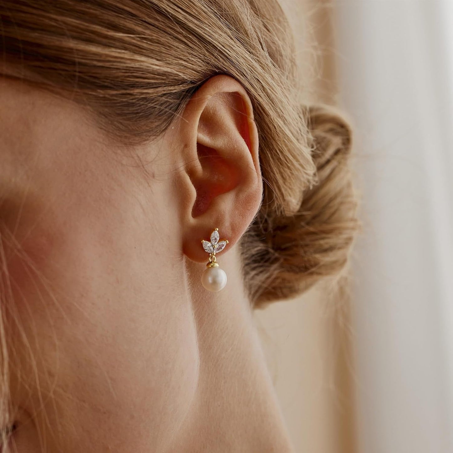 SELSHE Dangle Earrings for Women, 14k Gold Plated Pearl Drop Earring Dainty Gold Earrings for Women Trendy Cute Prom Bridal Earring Long Wedding Pearl Earring Formal Jewelry