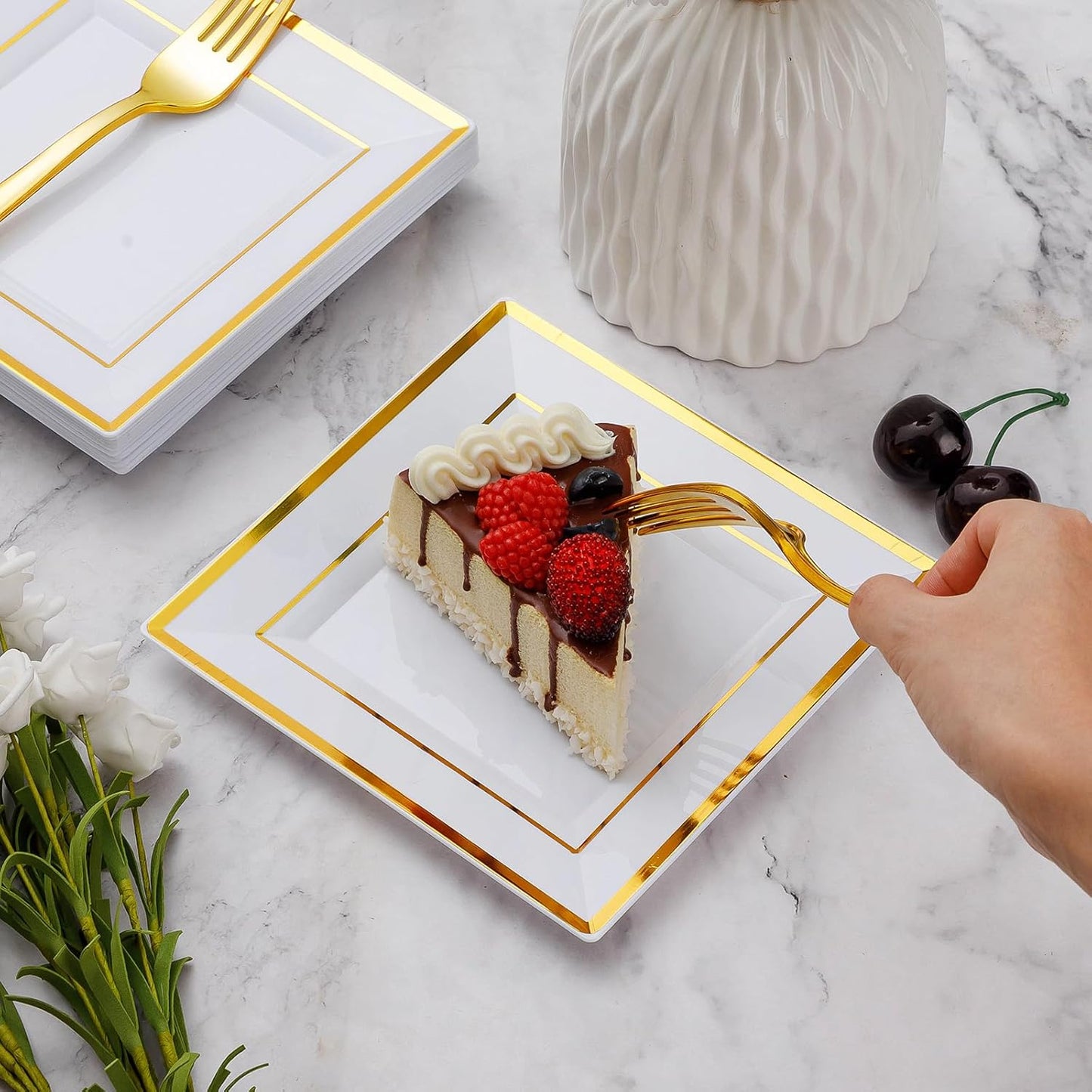 Goodluck 120PCS 6.5" Square Gold Dessert Plastic Plates with 7.4" Forks, Gold Appetizer Plates for 60 Guests, Including 60 Disposable Cake Plastic Plates and 60 Forks for Wedding/Birthday Party