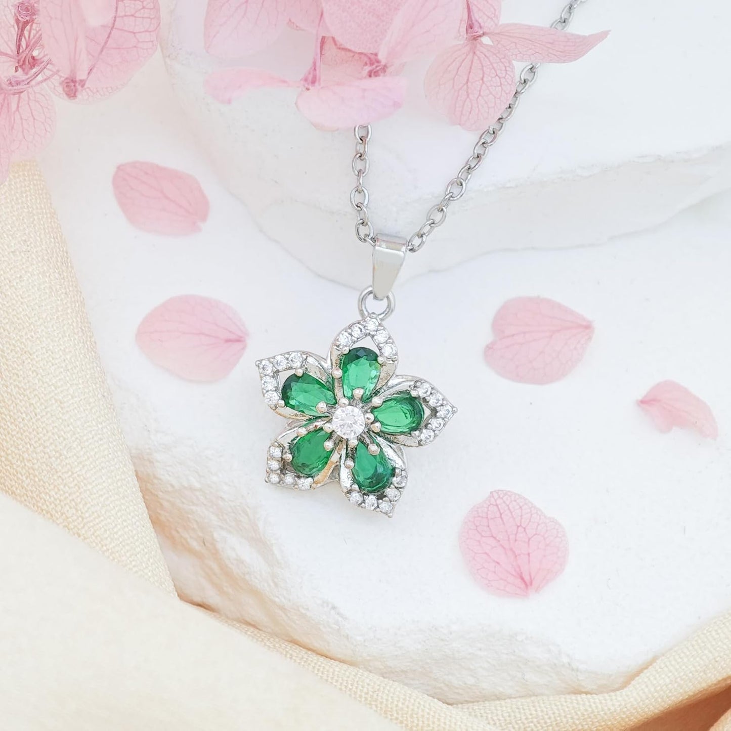Necklace for Women Gold Flower Fidget Necklace Rotatable Crystal Silver Blossom Pendant Necklaces Adjustable Spinning Fidget Necklaces Redbud Flower Choker Funny Gift Jewelry
