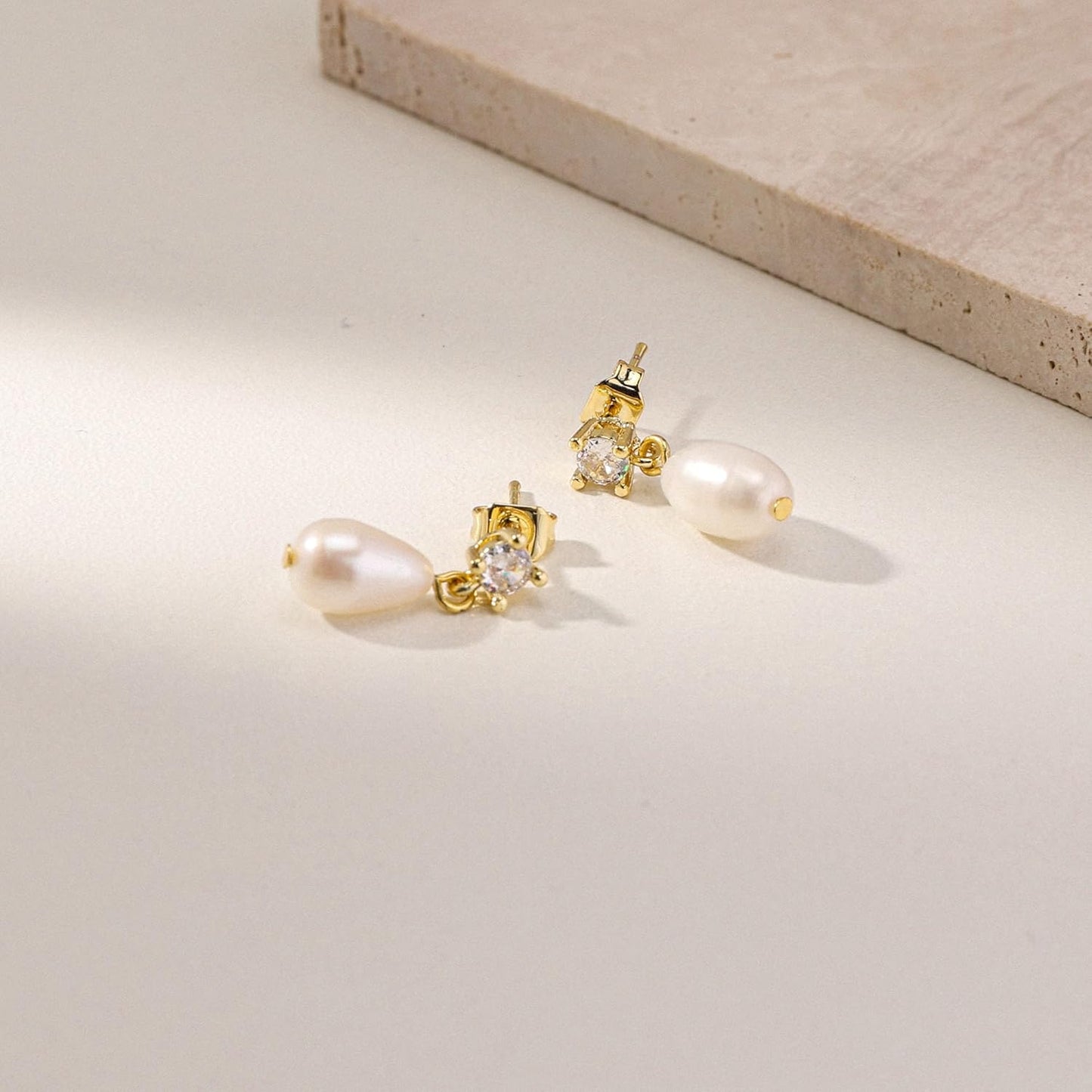 SELSHE Dangle Earrings for Women, 14k Gold Plated Pearl Drop Earring Dainty Gold Earrings for Women Trendy Cute Prom Bridal Earring Long Wedding Pearl Earring Formal Jewelry