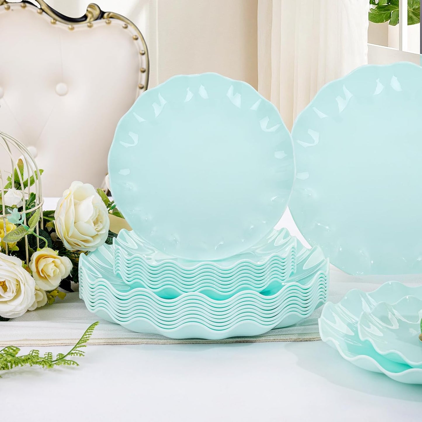 LIYH 20 Pcs 7.5 Inch Ice Blue Plastic Scalloped Plates Reusable - Unbreakable Dessert Plastic Cake Plates Dishwasher Safe Perfect for Party Birthday