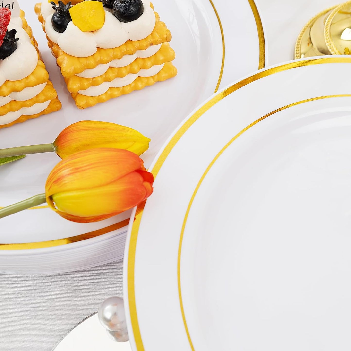 bUCLA 30PCS White and Gold Plastic Dinner Plates Disposable - 10.25inch Premium White Gold Rim Plates, Ideal for Wedding, Party & Thanksgiving