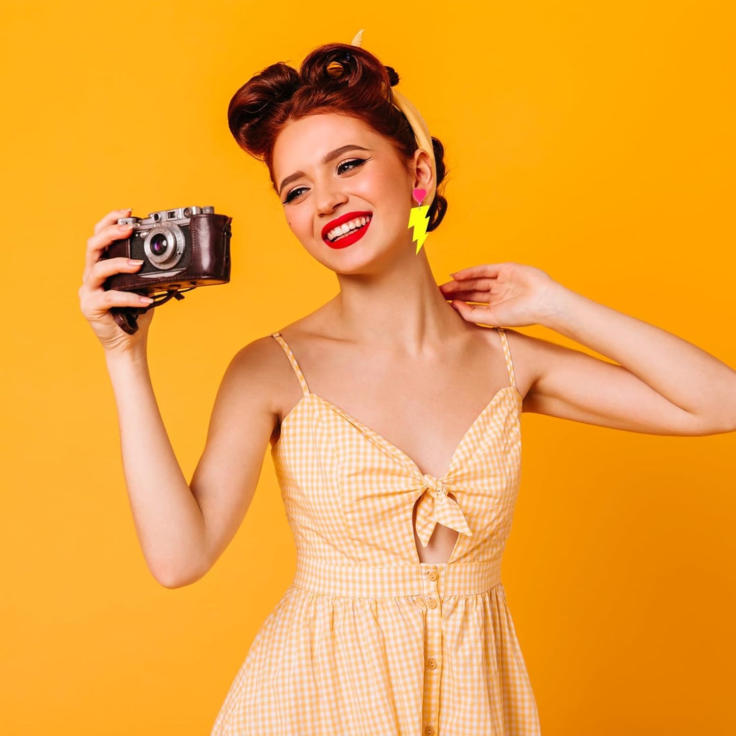 80s Neon Earrings for Women Acrylic Lightning Bolt Drop Earrings Retro 80s 90s Glow Party Accessories Neon Jewelry for Halloween Costume Outfit