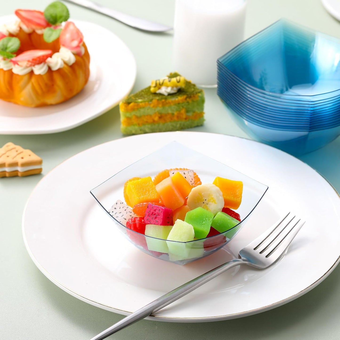 Tanlade 50 Pcs Square Plastic Serving Bowls Disposable Snack Salad Bowl Small Party Candy Bar Containers Taco Bar Serving Dishes for Buffet Chips Fruit (8 oz,Blue)