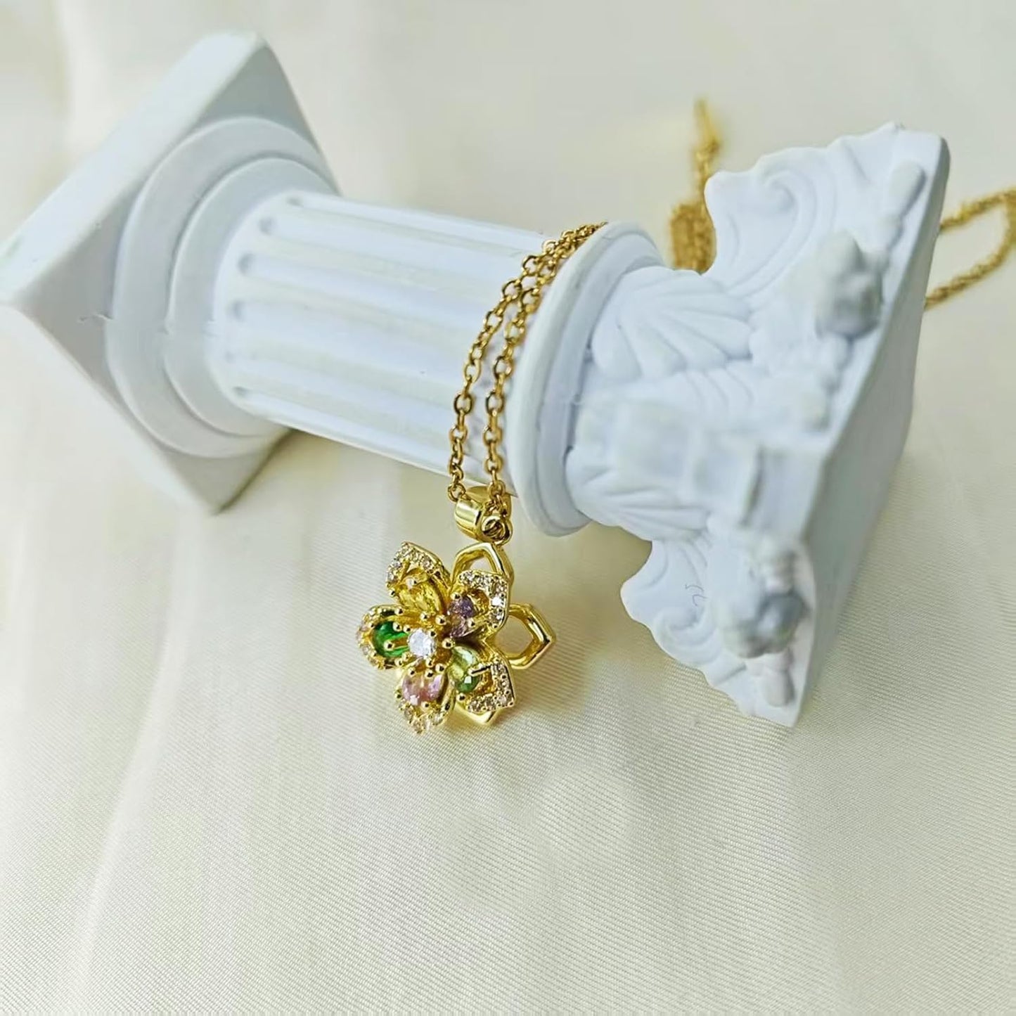 Necklace for Women Gold Flower Fidget Necklace Rotatable Crystal Silver Blossom Pendant Necklaces Adjustable Spinning Fidget Necklaces Redbud Flower Choker Funny Gift Jewelry