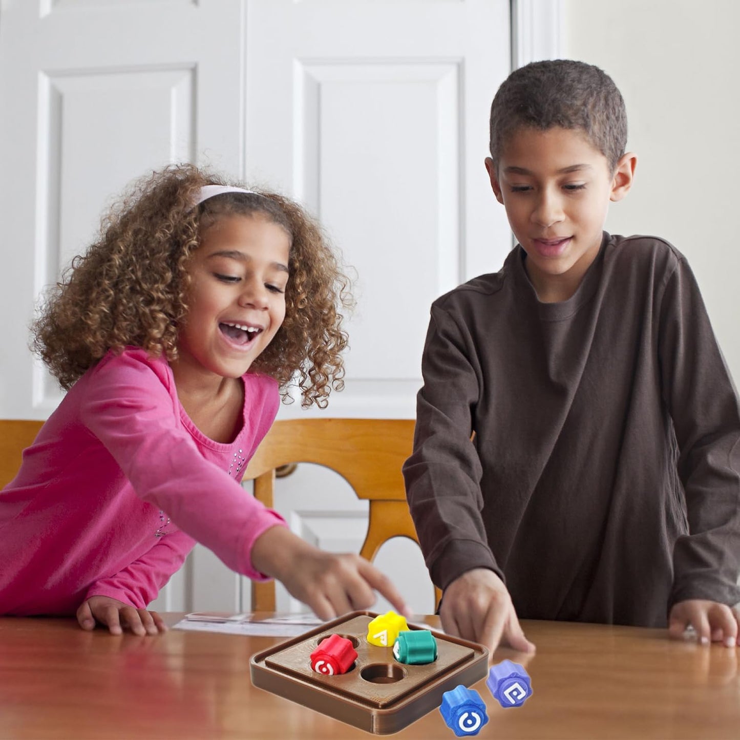 Gonggi Korean Game Stone Set,Traditional Korean Tossing Stone Game, Korean Gonggi Jack Stone Pebbles Set (BrownBase, 5Stone+1Base)