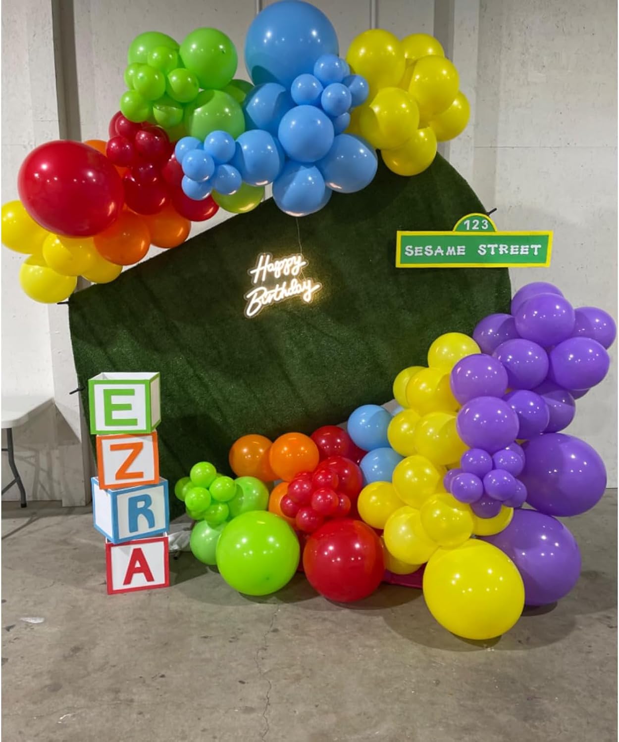 Purple Balloons, 150 pcs Different Sizes Pack of 18 Inch 12 Inch 10 Inch 5 Inch Lavender Lilac Balloon Arch Kit Garland for Graduation Baby Shower Halloween Birthday Party Decorations