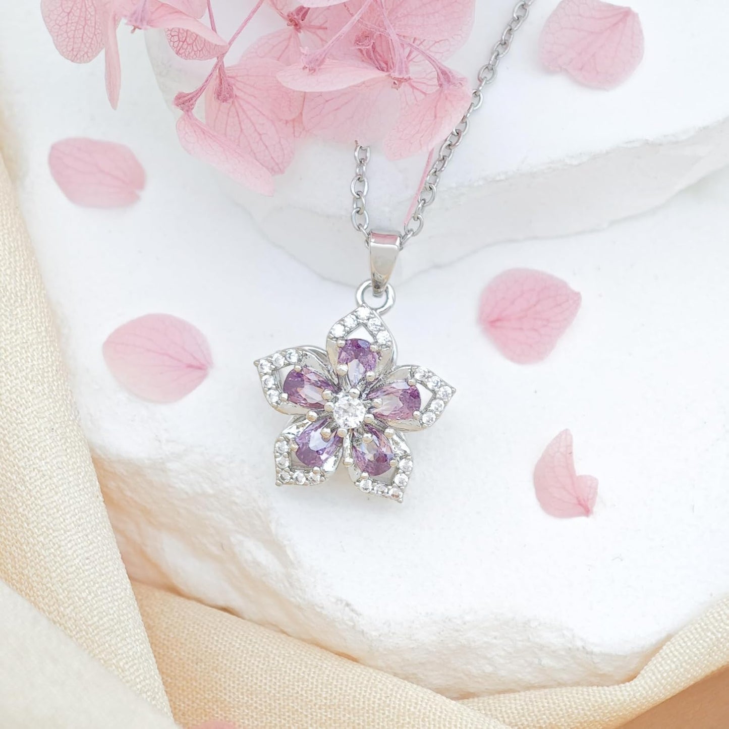 Necklace for Women Gold Flower Fidget Necklace Rotatable Crystal Silver Blossom Pendant Necklaces Adjustable Spinning Fidget Necklaces Redbud Flower Choker Funny Gift Jewelry