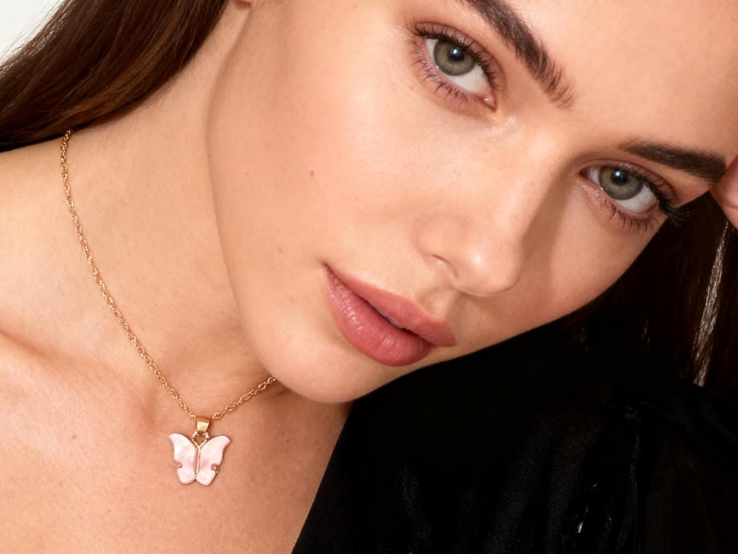 9 pcs Colorful Butterfly Pendant Necklace for Women Bohemian Acrylic Adjustable Retro Card Clavicle Chain Insect Animal Necklace Friend Friendship Party Jewelry Gift