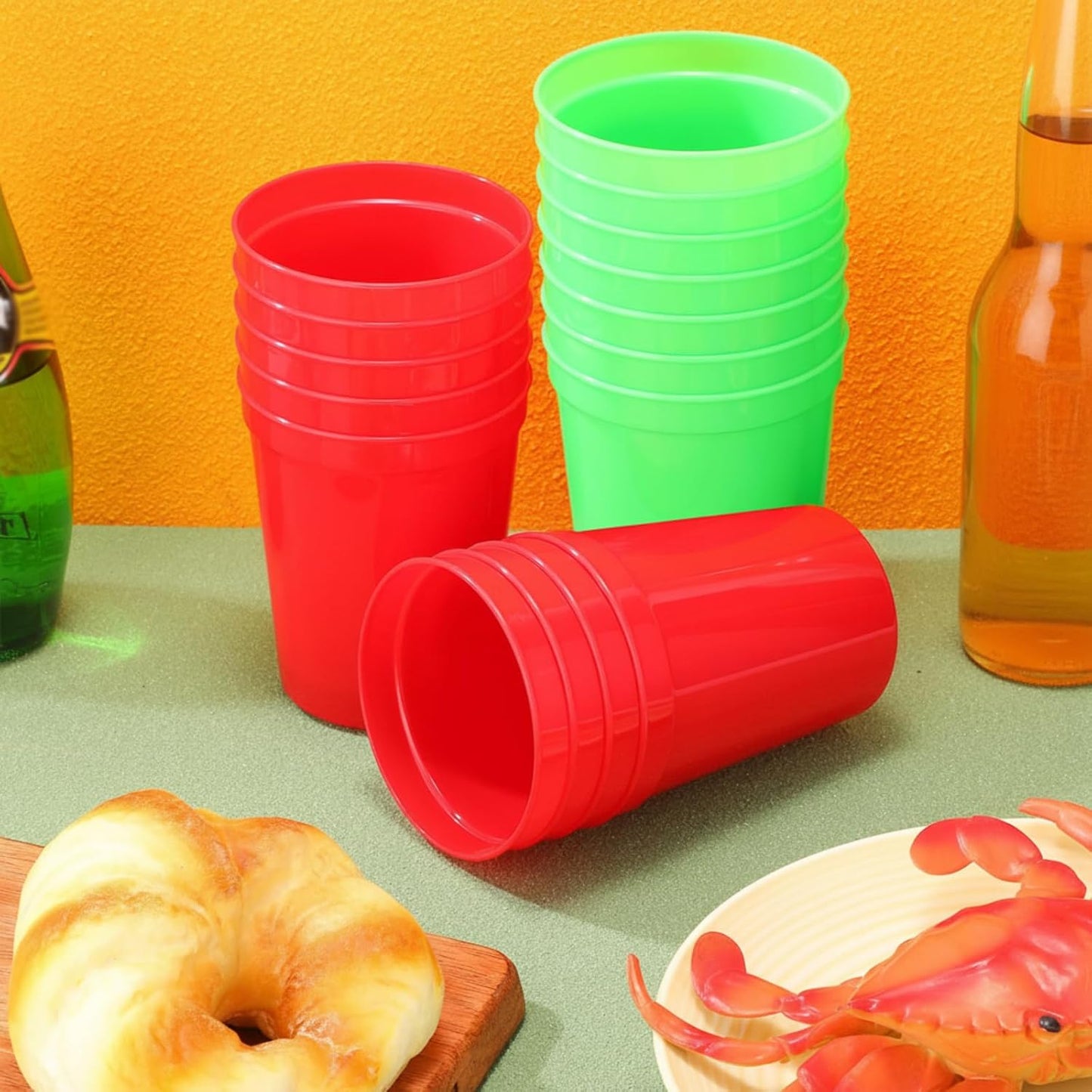 Yungyan 36 Pack 16oz Christmas Stadium Cups Holiday Reusable Plastic Cups Red and Green Cups Blank Drink Tumblers Stadium Cups Christmas Party Cups for Birthday Party, Events, DIY Projects (Red,Green)