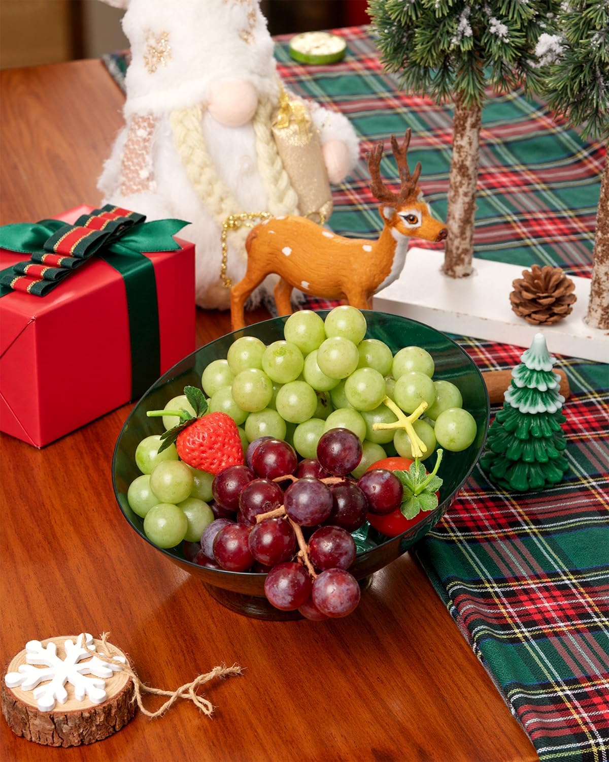 bUCLA 12 Pack Clear Green Plastic Serving Bowls - 20 OZ Christmas Angled Serving Bowls Disposable for Chip, Candy, Salad & Fruit - Ideal for X’mas Party