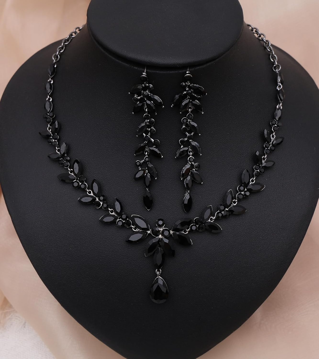 CSY 4 Pcs Elegant Bridal Jewelry Sets Austrian Marquise Crystal Wedding Necklace Dangle Earrings Tennis Bracelet Ring Set for Bride Women Costume Accessories