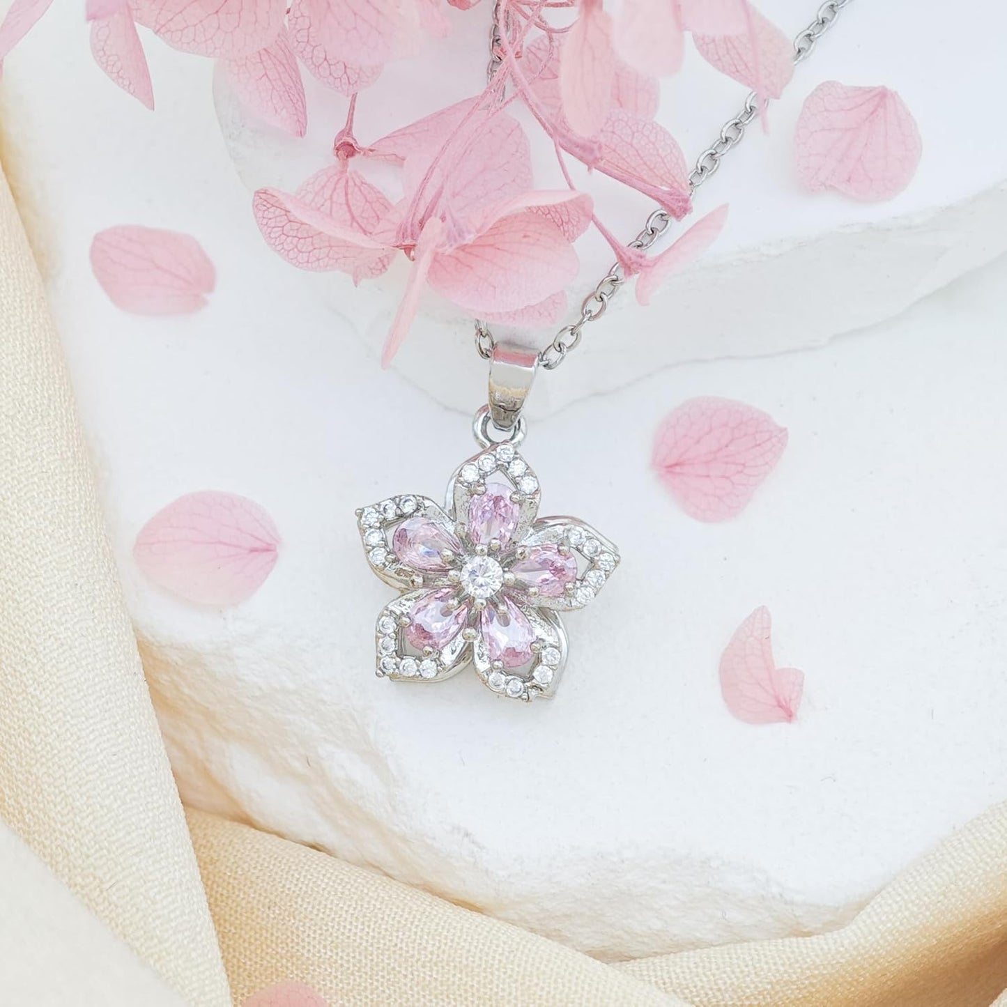 Necklace for Women Gold Flower Fidget Necklace Rotatable Crystal Silver Blossom Pendant Necklaces Adjustable Spinning Fidget Necklaces Redbud Flower Choker Funny Gift Jewelry