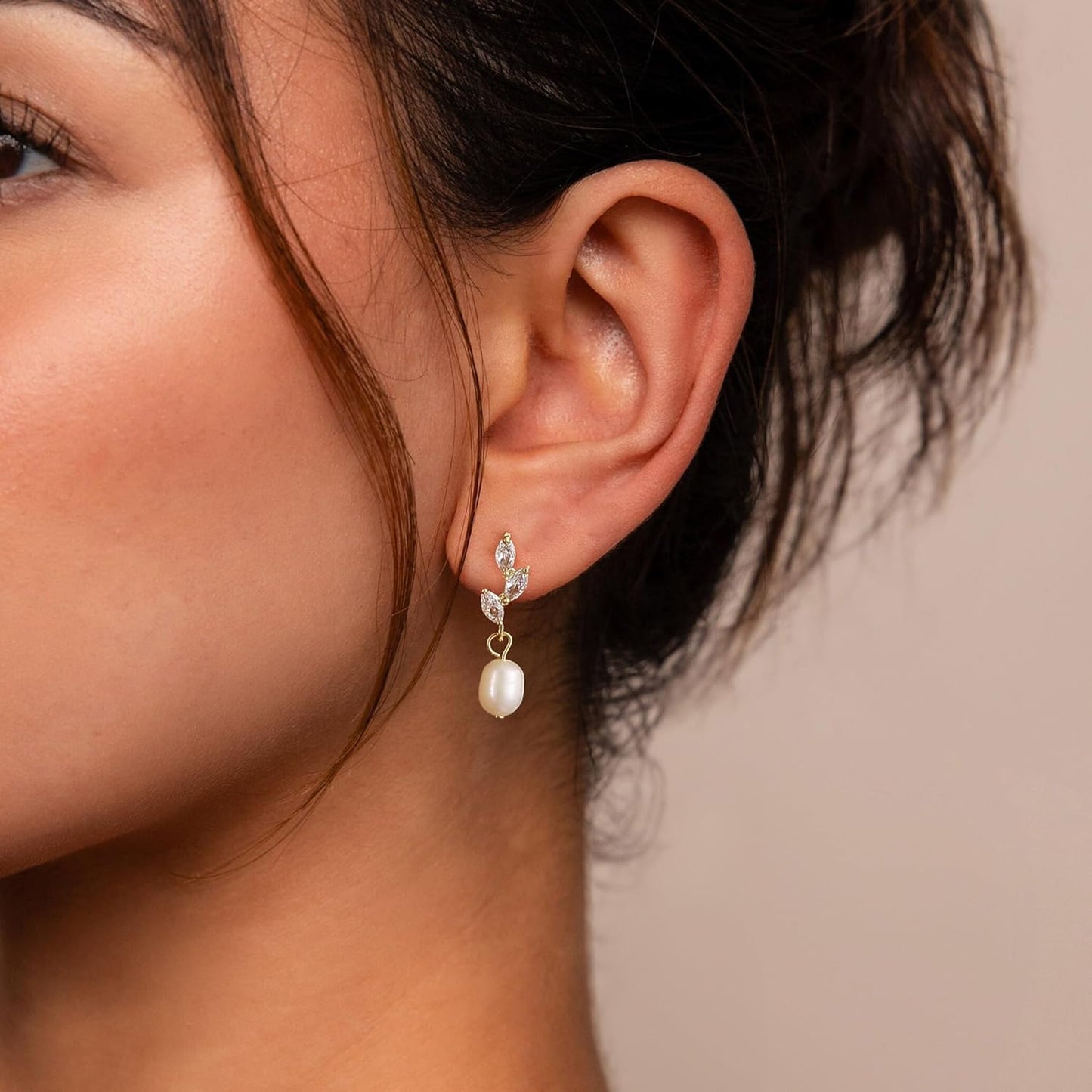 SELSHE Dangle Earrings for Women, 14k Gold Plated Pearl Drop Earring Dainty Gold Earrings for Women Trendy Cute Prom Bridal Earring Long Wedding Pearl Earring Formal Jewelry