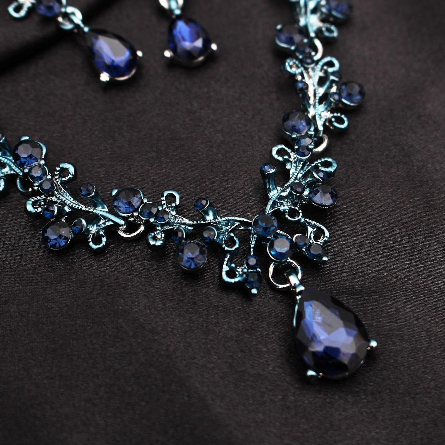 3Pcs Austrian Crystal Jewelry Set for Women, Necklace Dangle Earrings Link Bracelet Jewelry Set with Gold/Platinum/Gun Plated, Wedding Party Jewelry for Bridal Bridesmaid